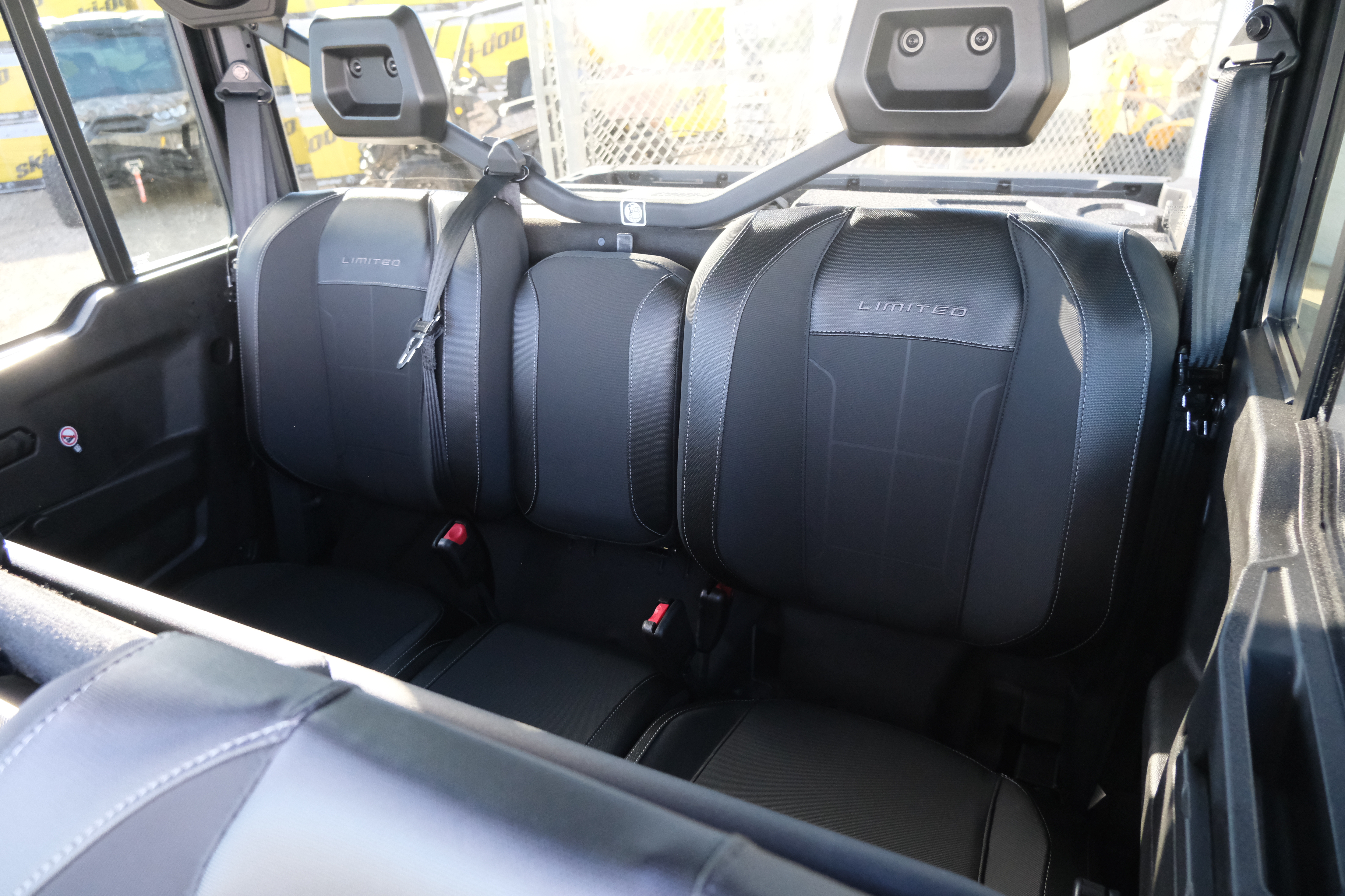 2026 Can-Am Defender MAX Limited HD11 - Photo 8