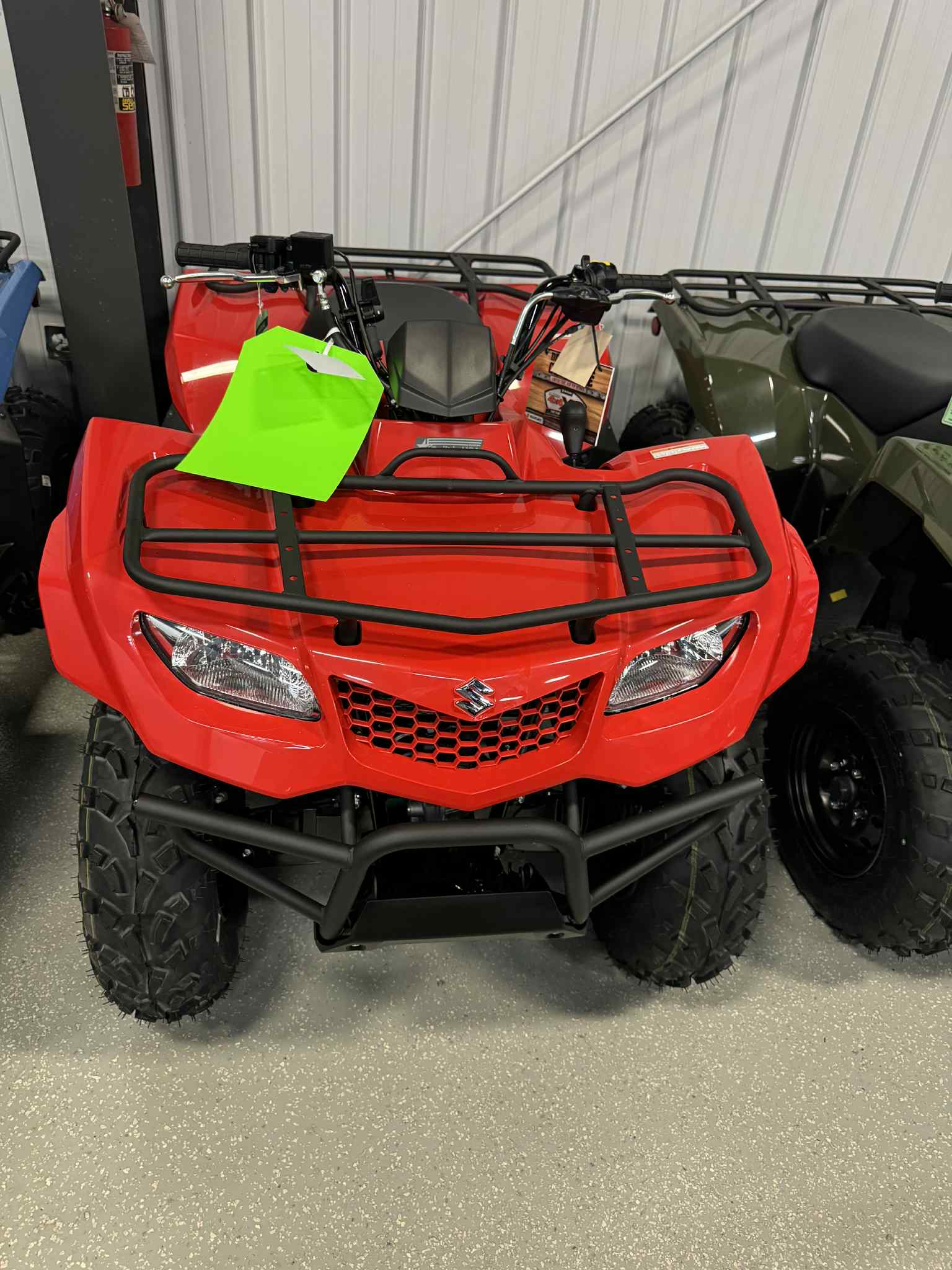 2025 Suzuki KINGQUAD 400 ASi - Photo 3