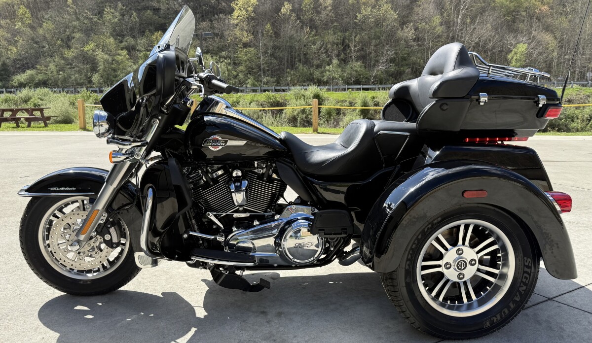2024 Harley-Davidson® FLHTCUTG TRIKE TRI GLIDE ULTRA