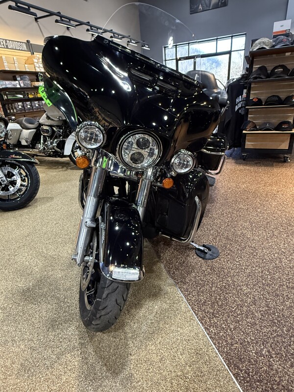 2018 Harley-Davidson® FLHTK ULTRA LIMITED - Photo 2