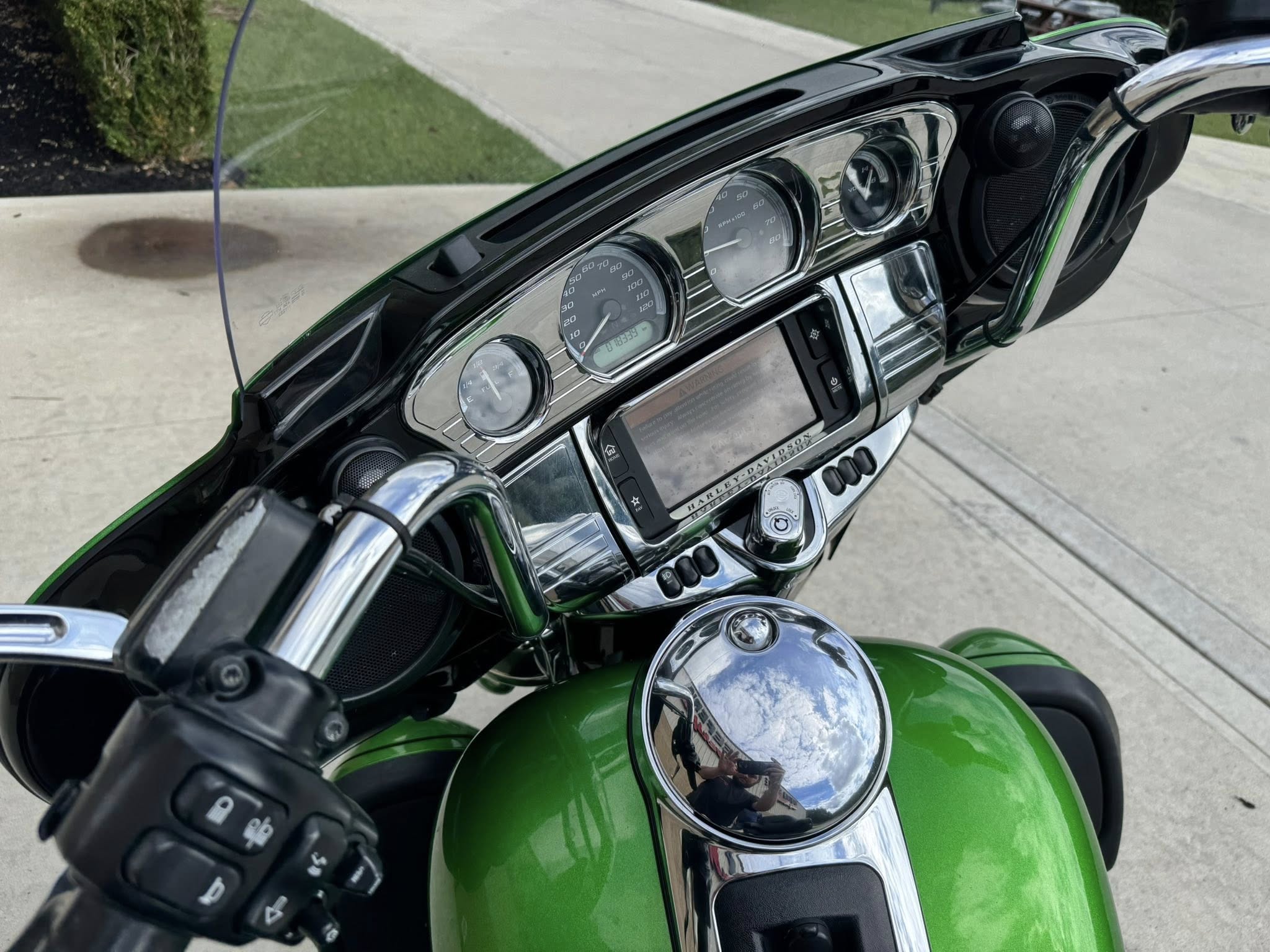 2015 Harley-Davidson® FLHTK ULTRA LIMITED - Photo 2