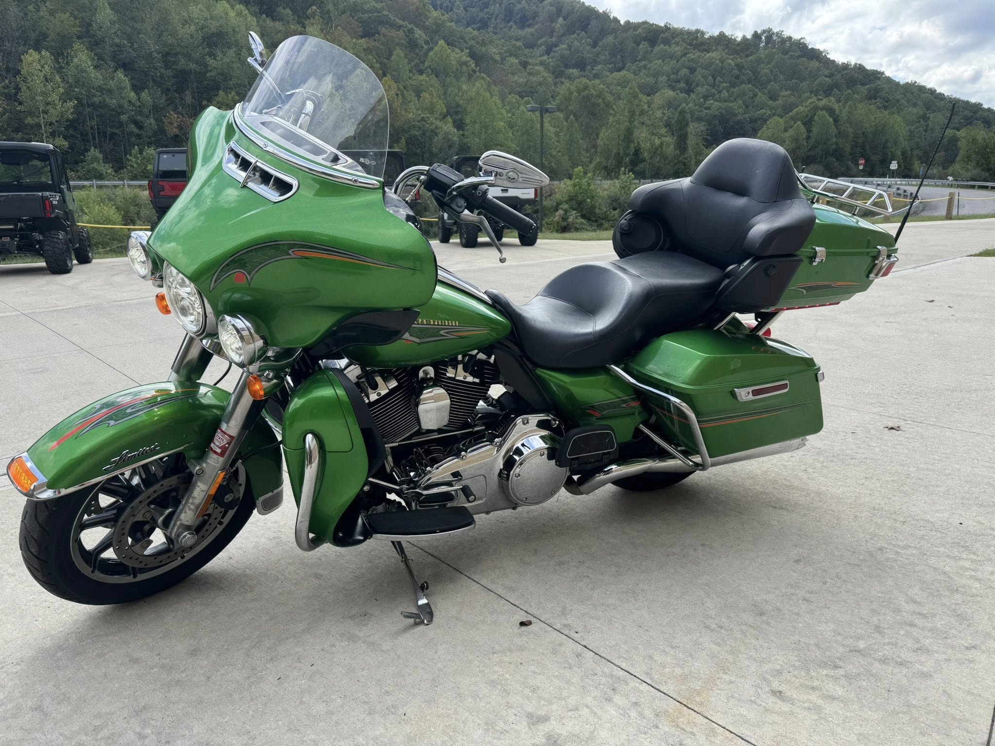 2015 Harley-Davidson® FLHTK ULTRA LIMITED - Photo 4