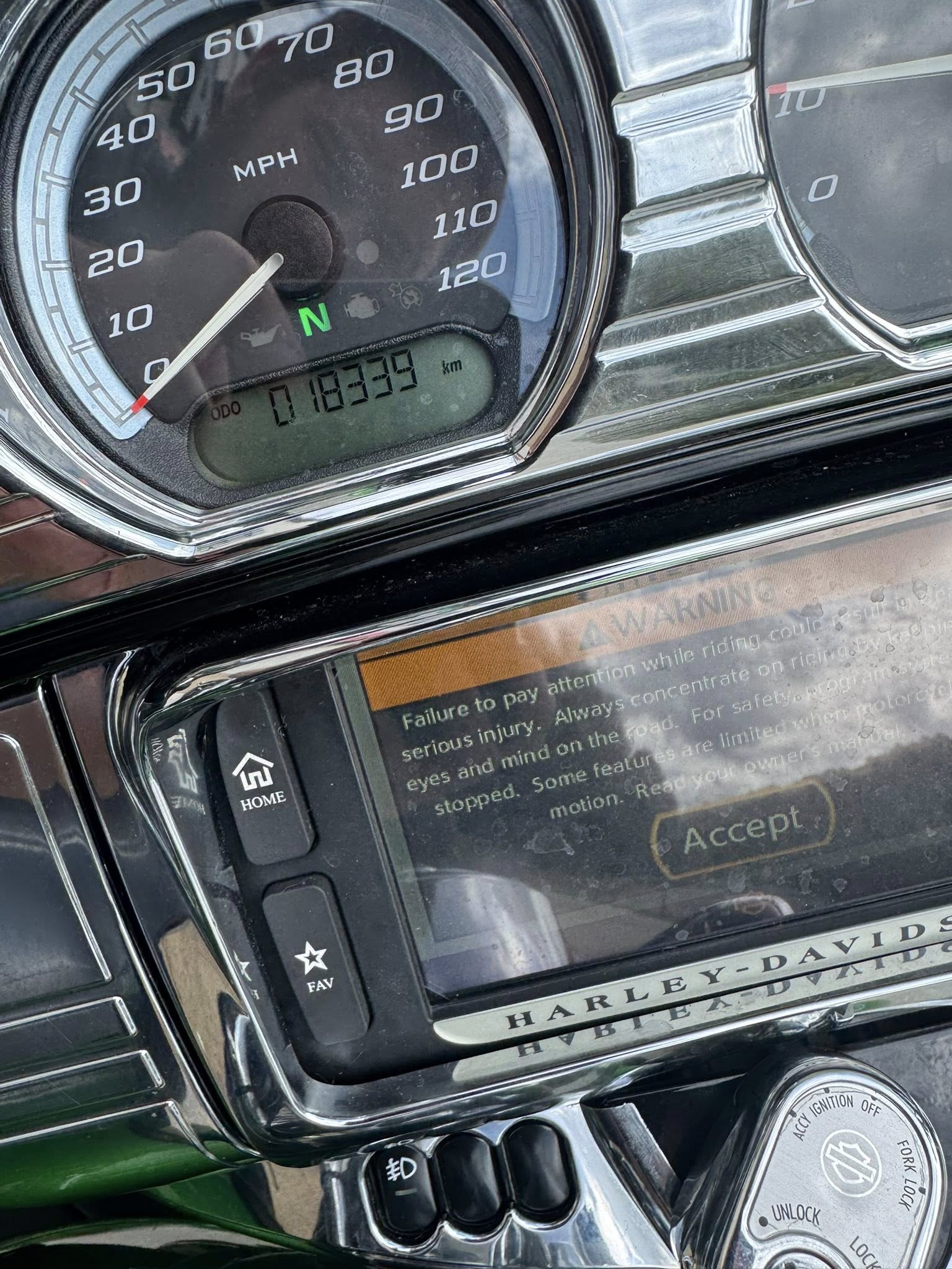 2015 Harley-Davidson® FLHTK ULTRA LIMITED - Photo 8