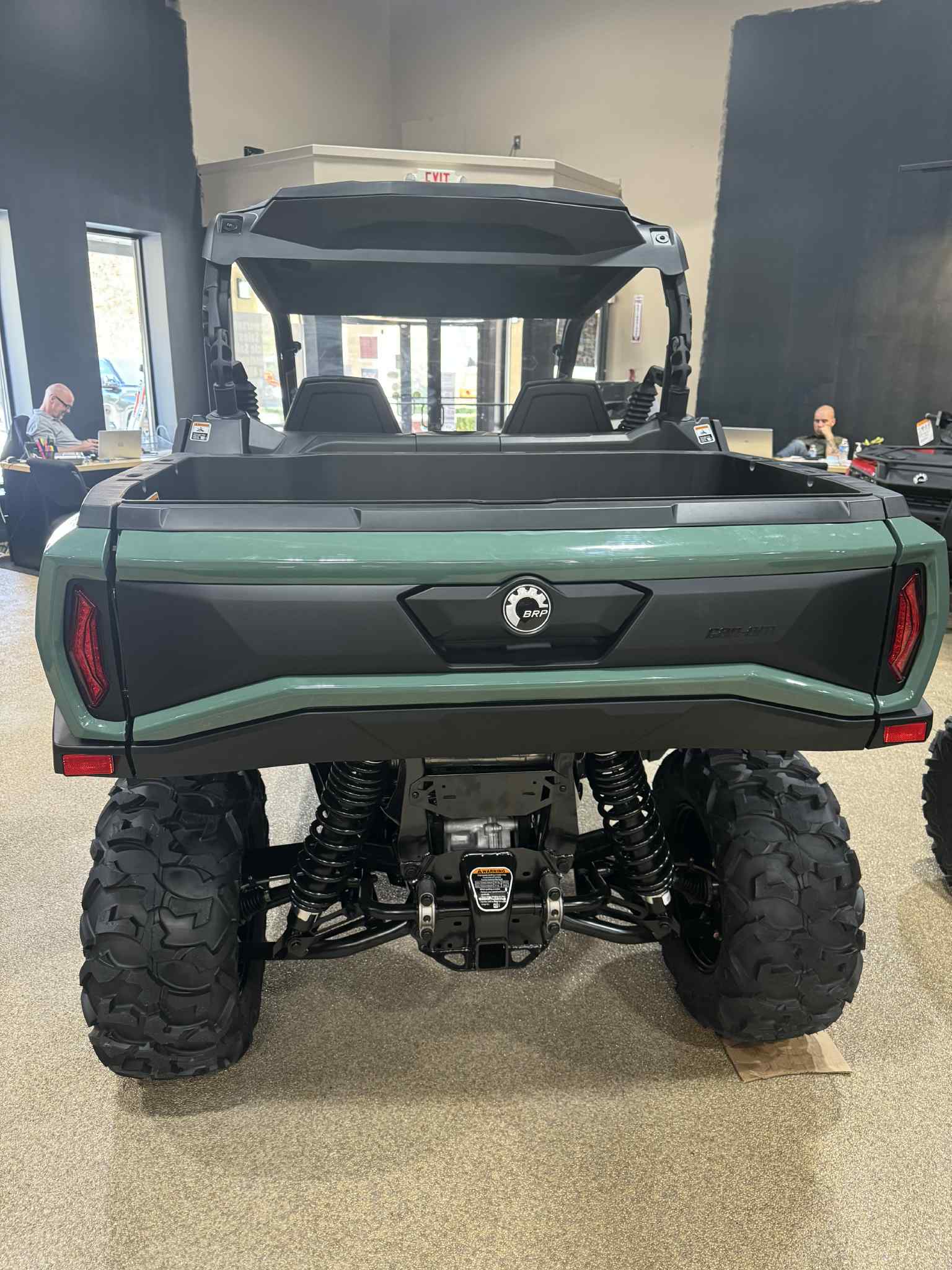 2026 Can-Am COMMANDER DPS 700 w/ACCESSORIES - Photo 3