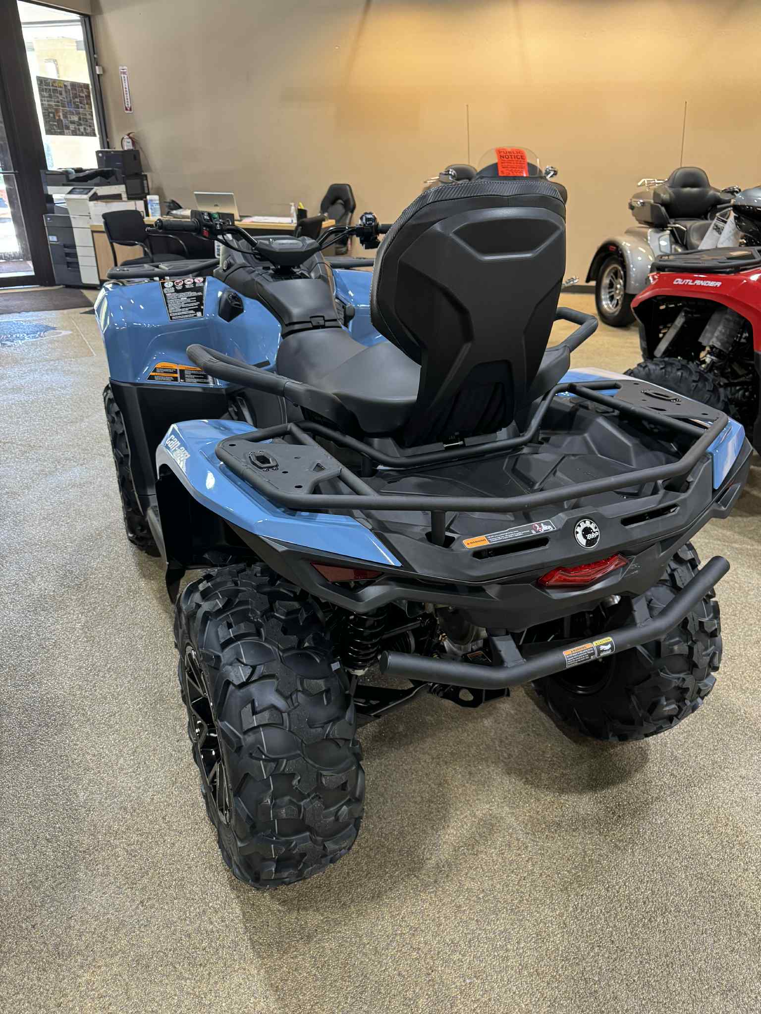 2026 Can-Am OUTLANDER MAX XT 700 - Photo 5