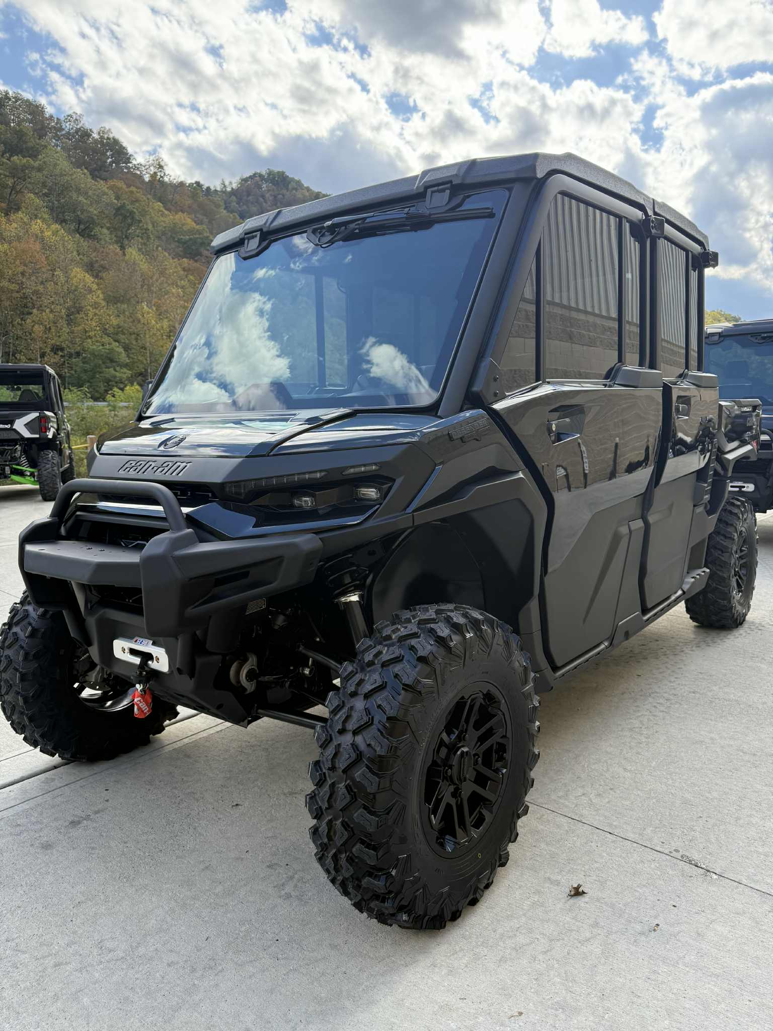 2026 Can-Am DEFENDER MAX LONESTAR CAB HD 11 - Photo 4