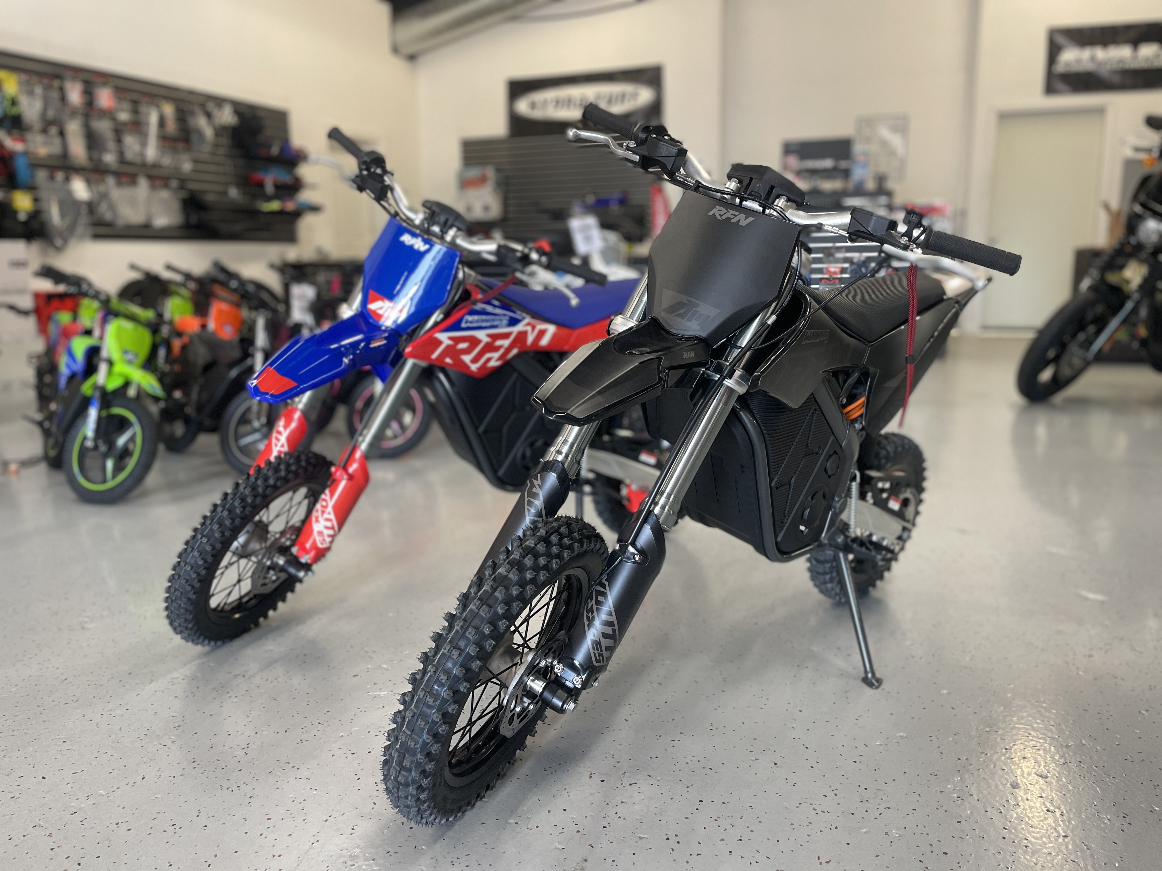 マリオエンゲルス＊Ciocc Rydon RC2 カーボンロードフレーム Warrior Youth Electric Dirt Bike | RFN SX-E5R | RFN BY APOLLO