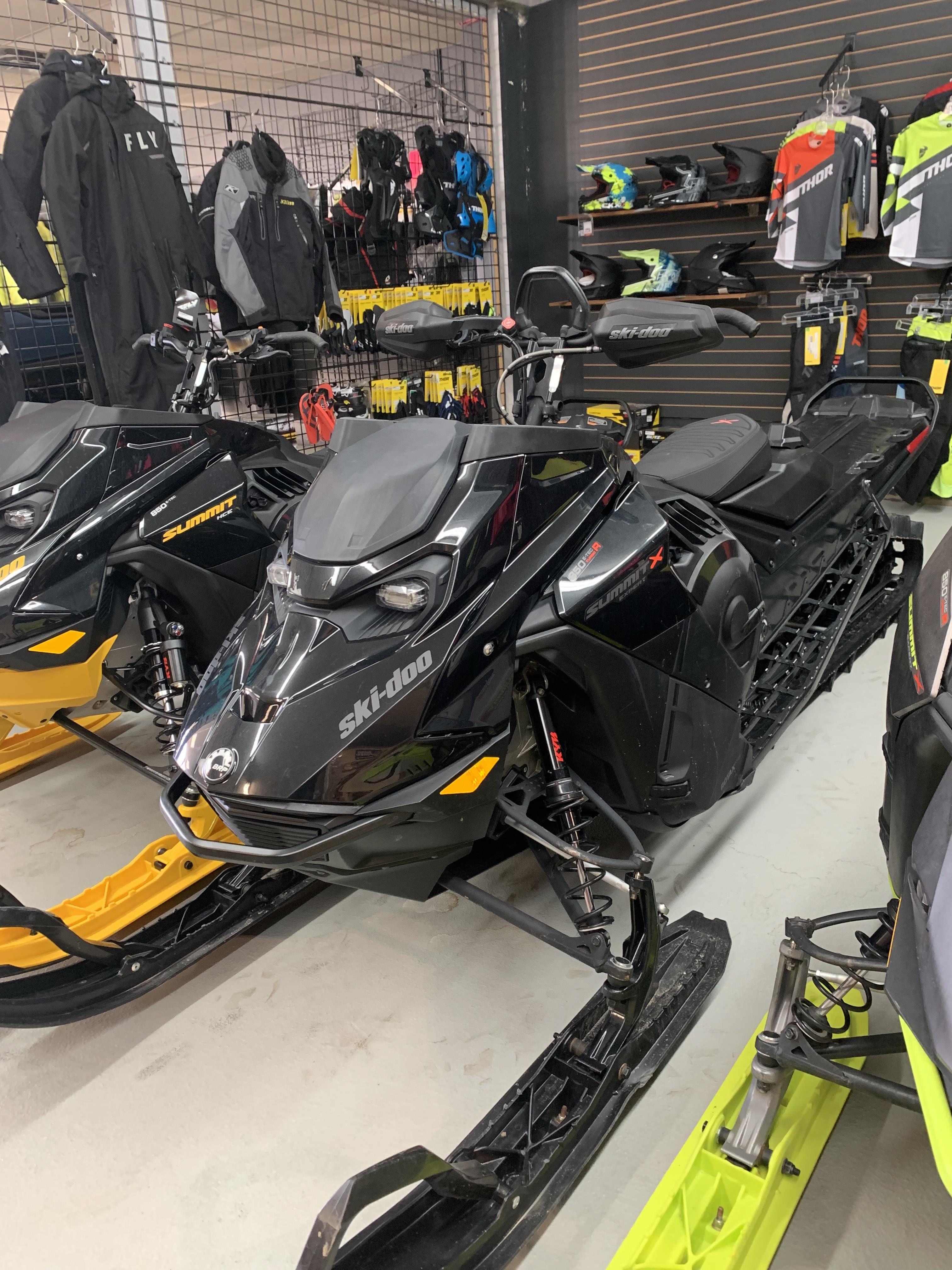 2023 Ski-Doo Summit Expert 850 Turbo 165"