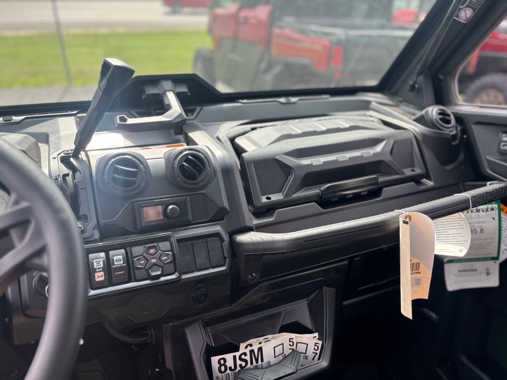 2025 Can-Am Defender Limited HD10 - Photo 6