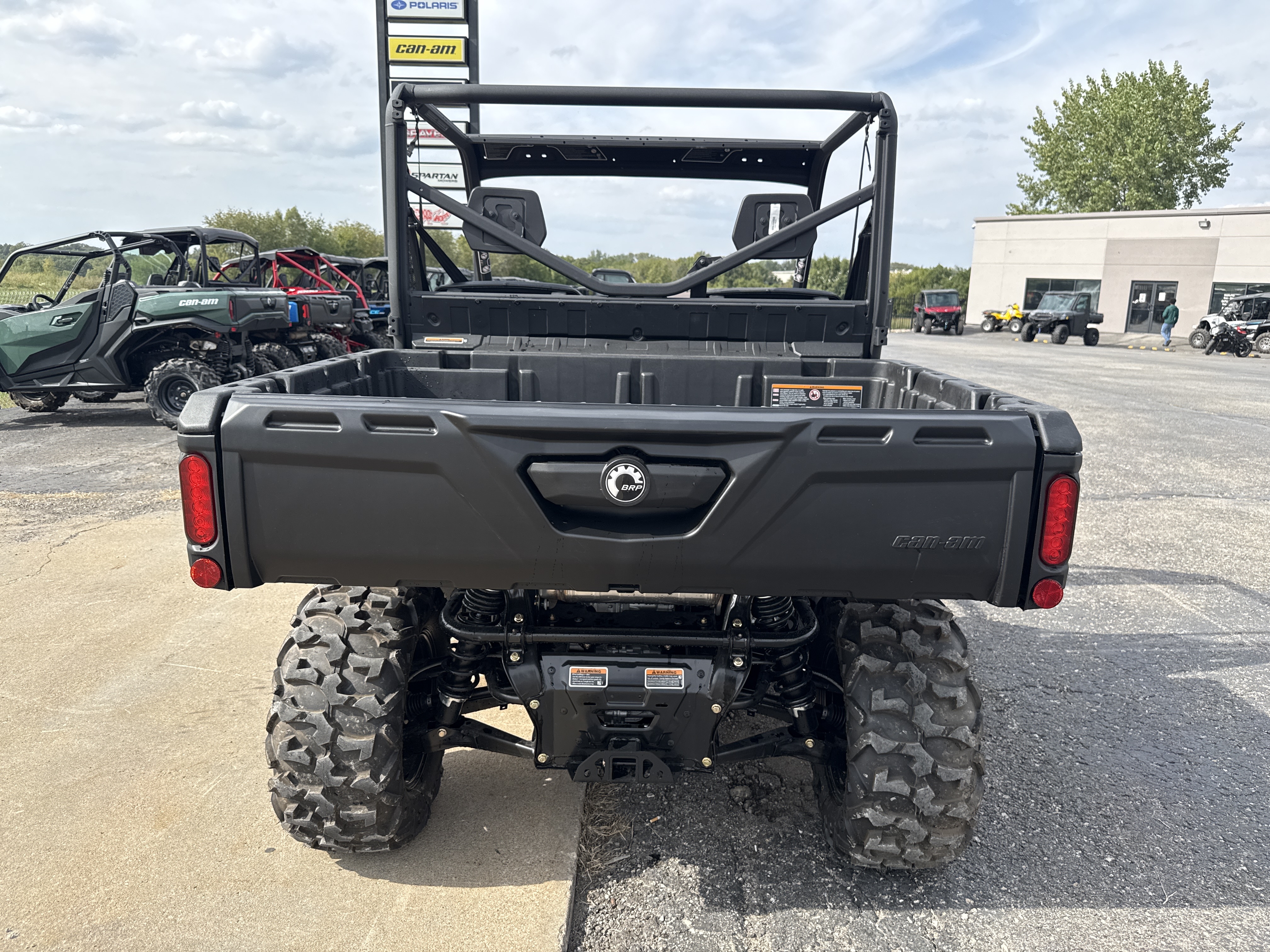2025 Can-Am Defender HD9 - Photo 4