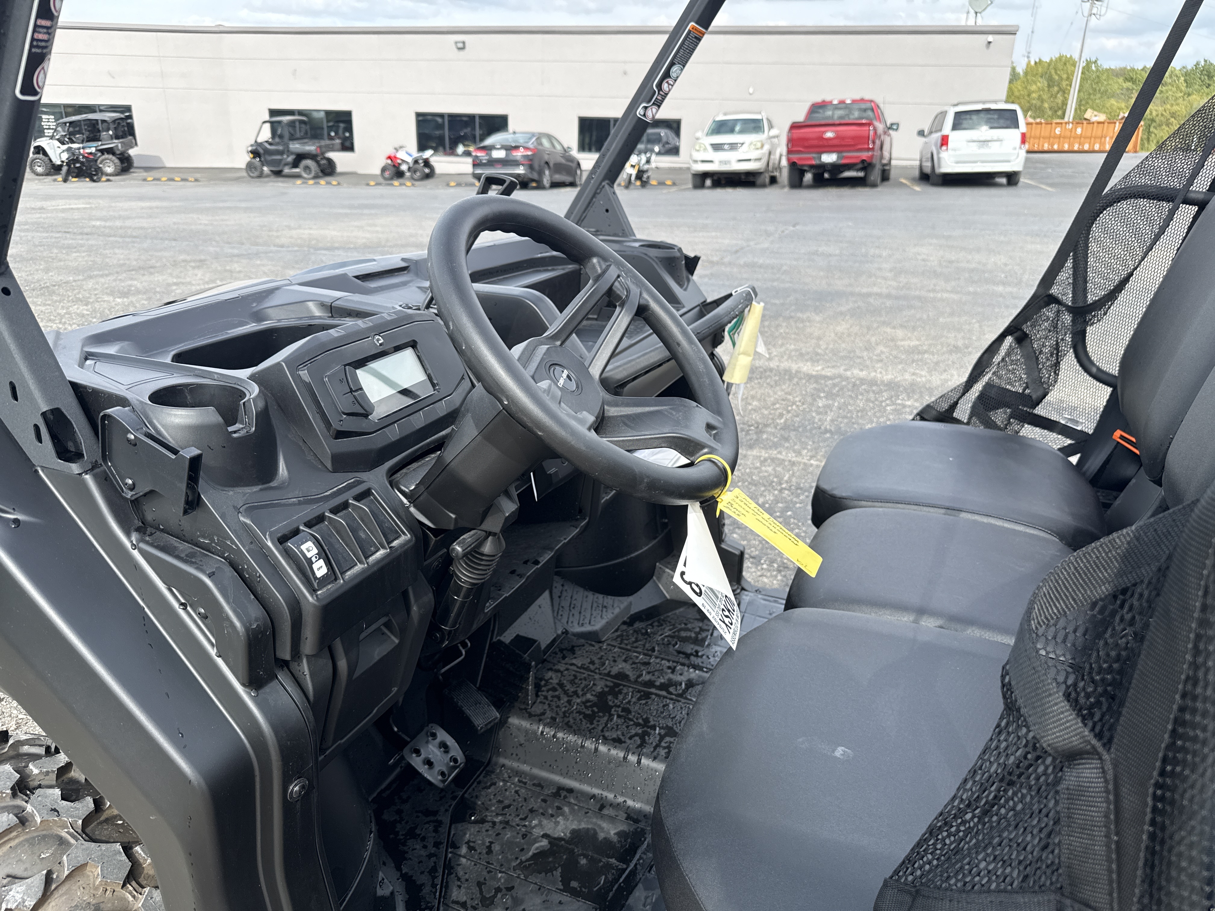 2025 Can-Am Defender HD9 - Photo 6