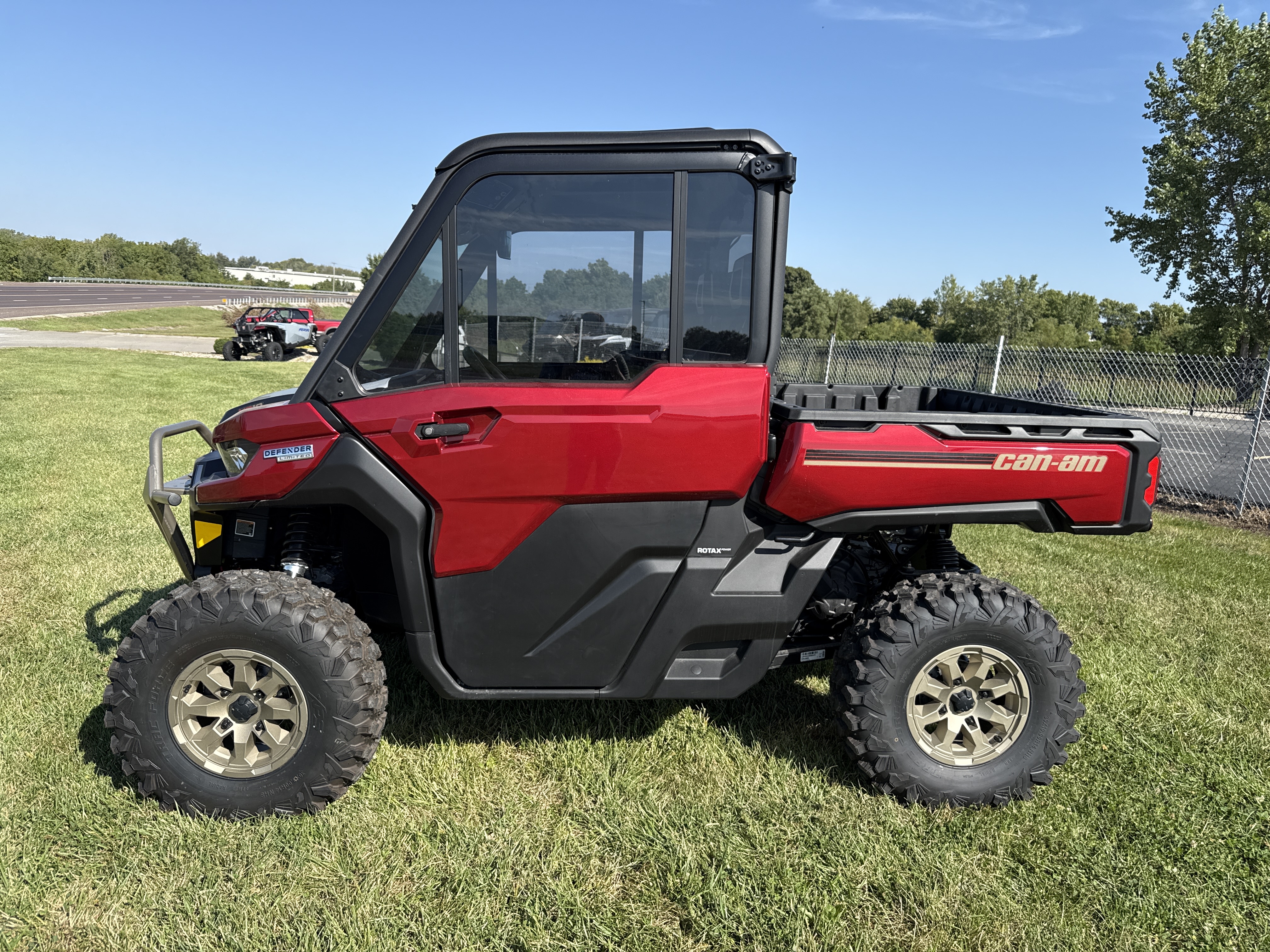 2025 Can-Am Defender Limited HD10 - Photo 2