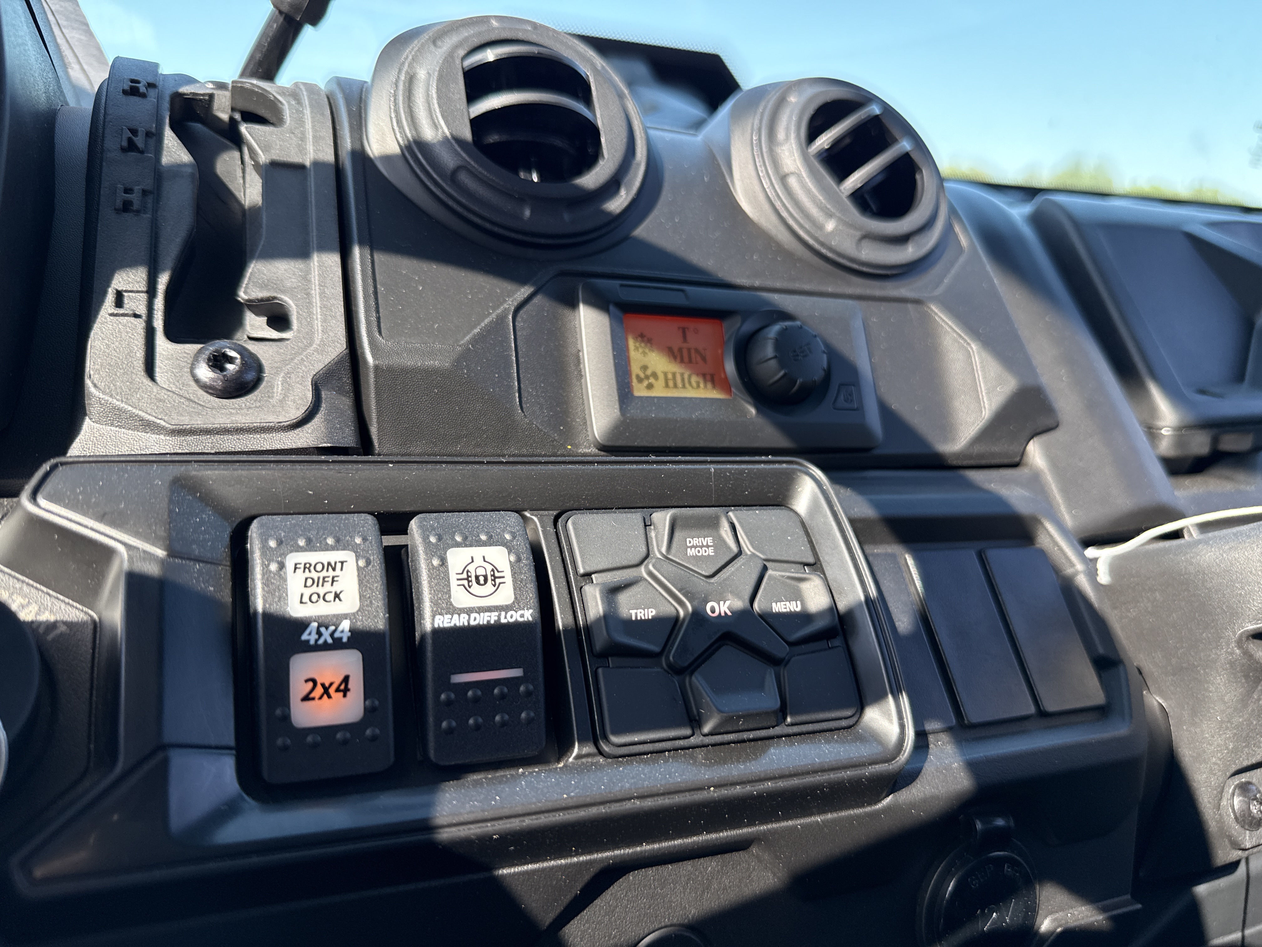2025 Can-Am Defender Limited HD10 - Photo 7
