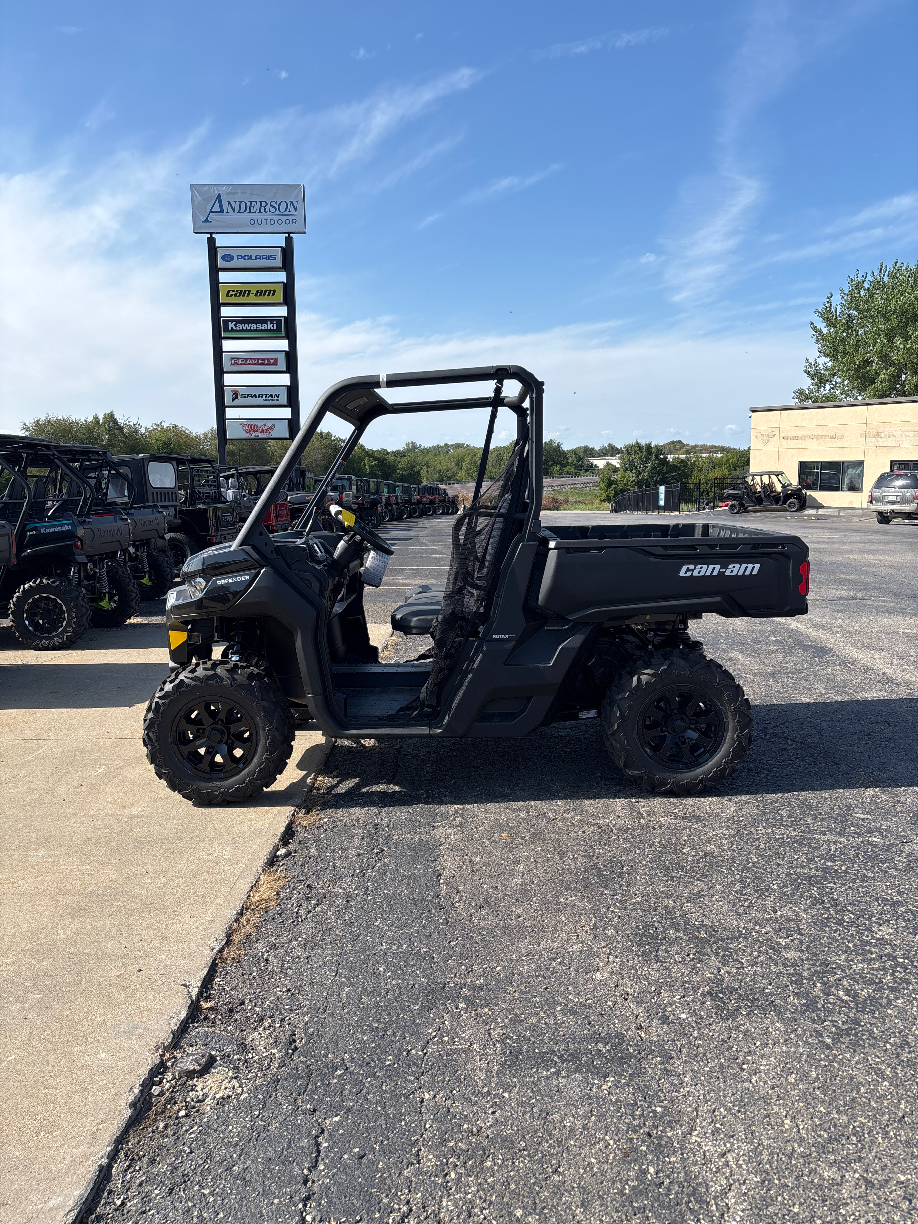 2025 Can-Am Defender HD9 - Photo 3