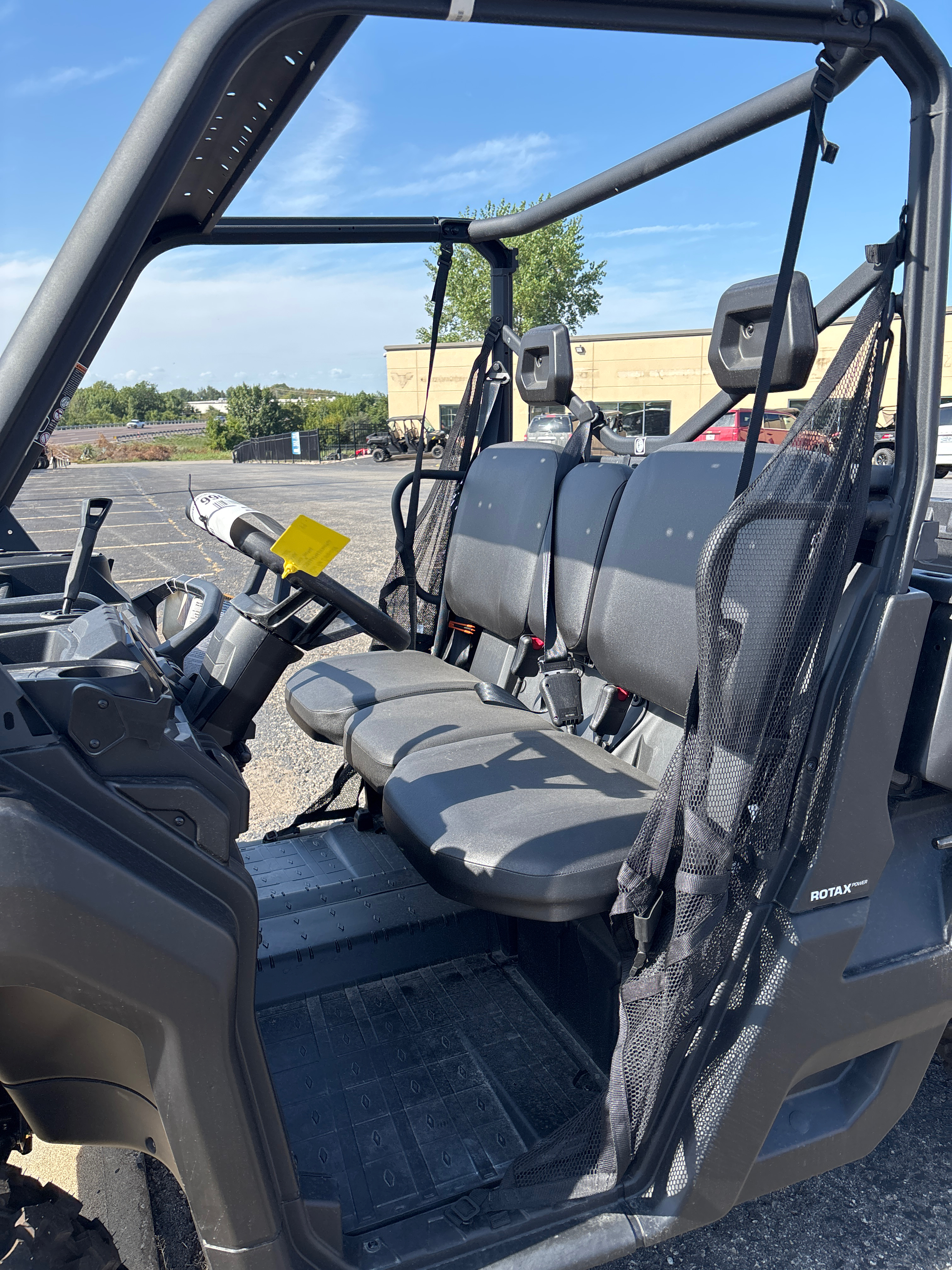 2025 Can-Am Defender HD9 - Photo 6