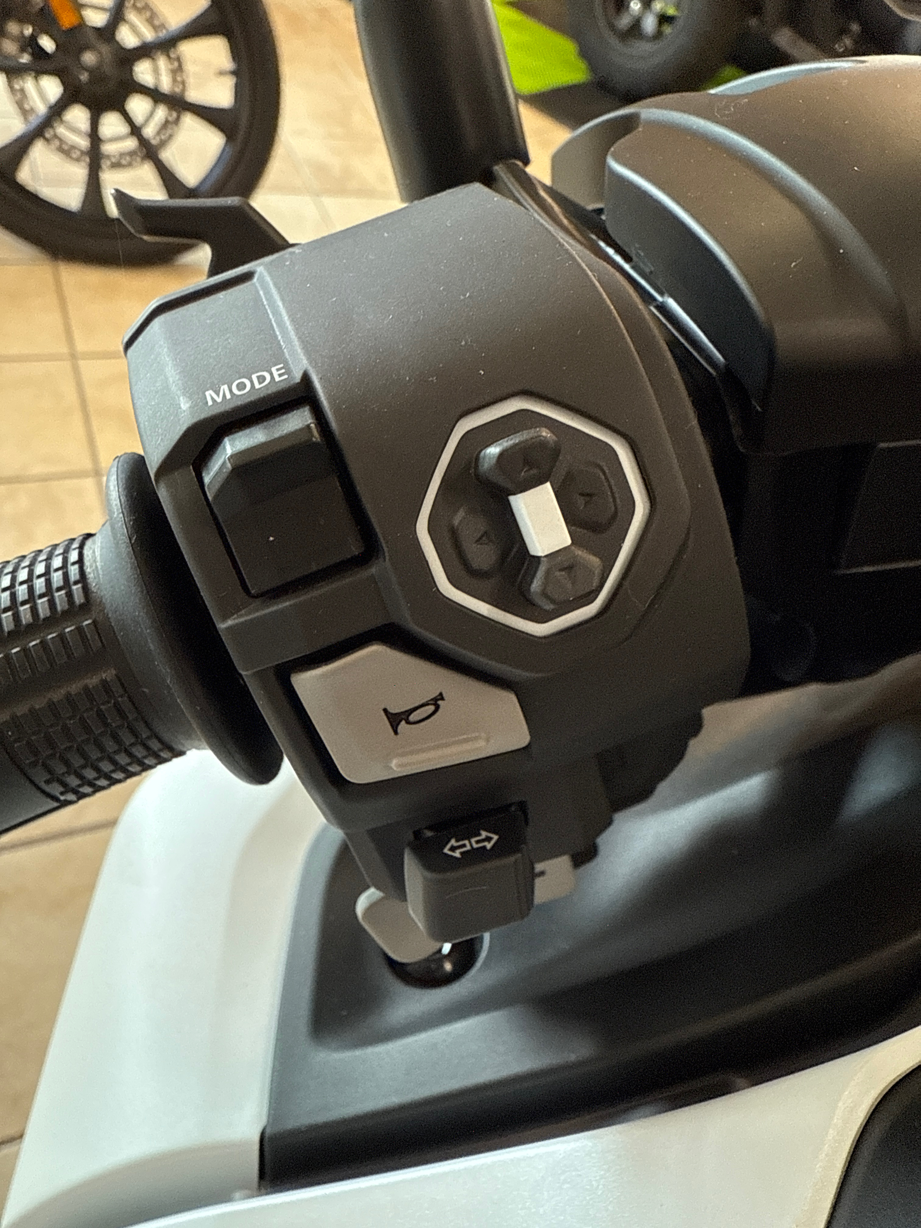 2025 Honda NC750X - Photo 5