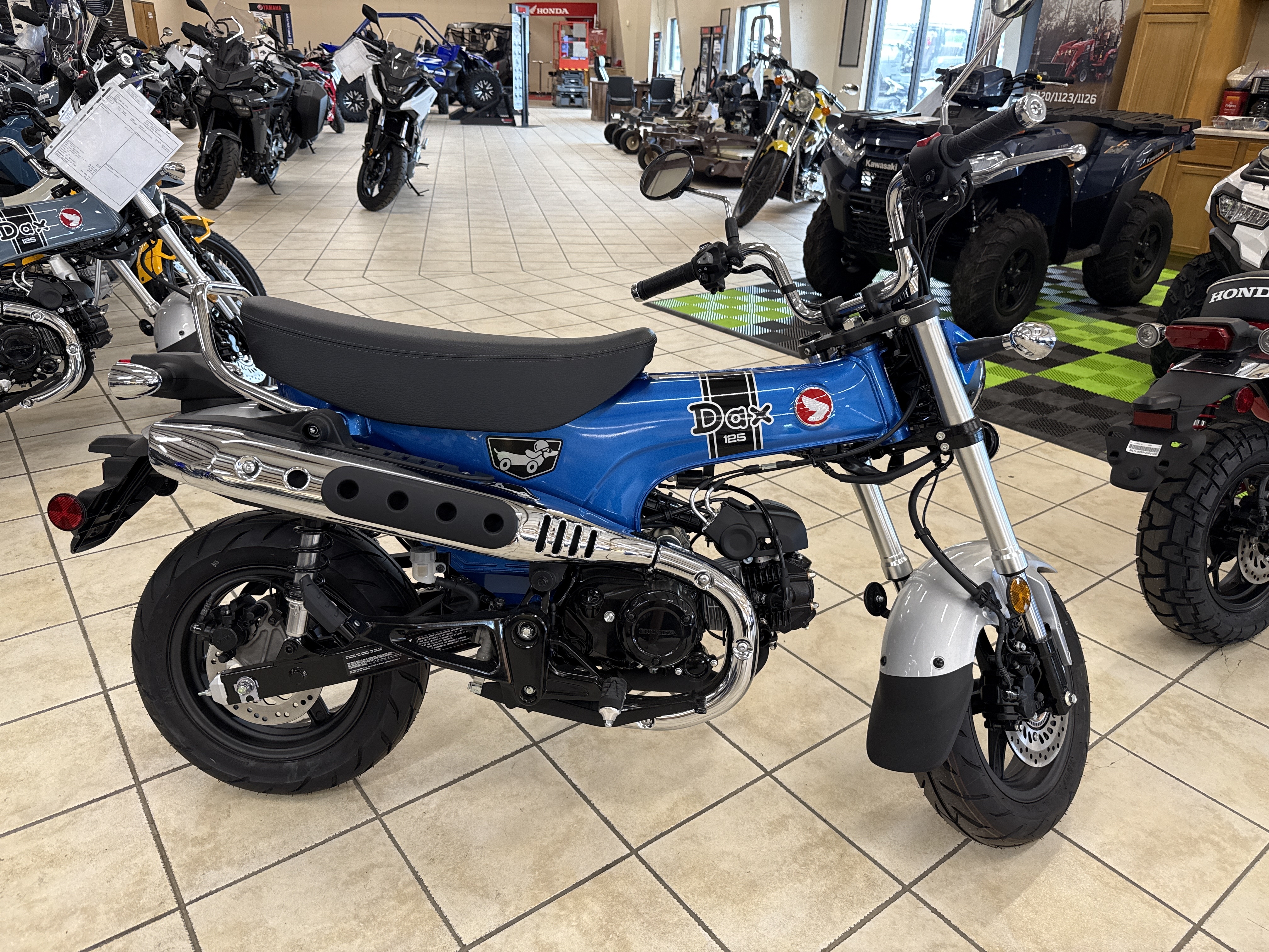 2025 Honda DAX - Photo 2