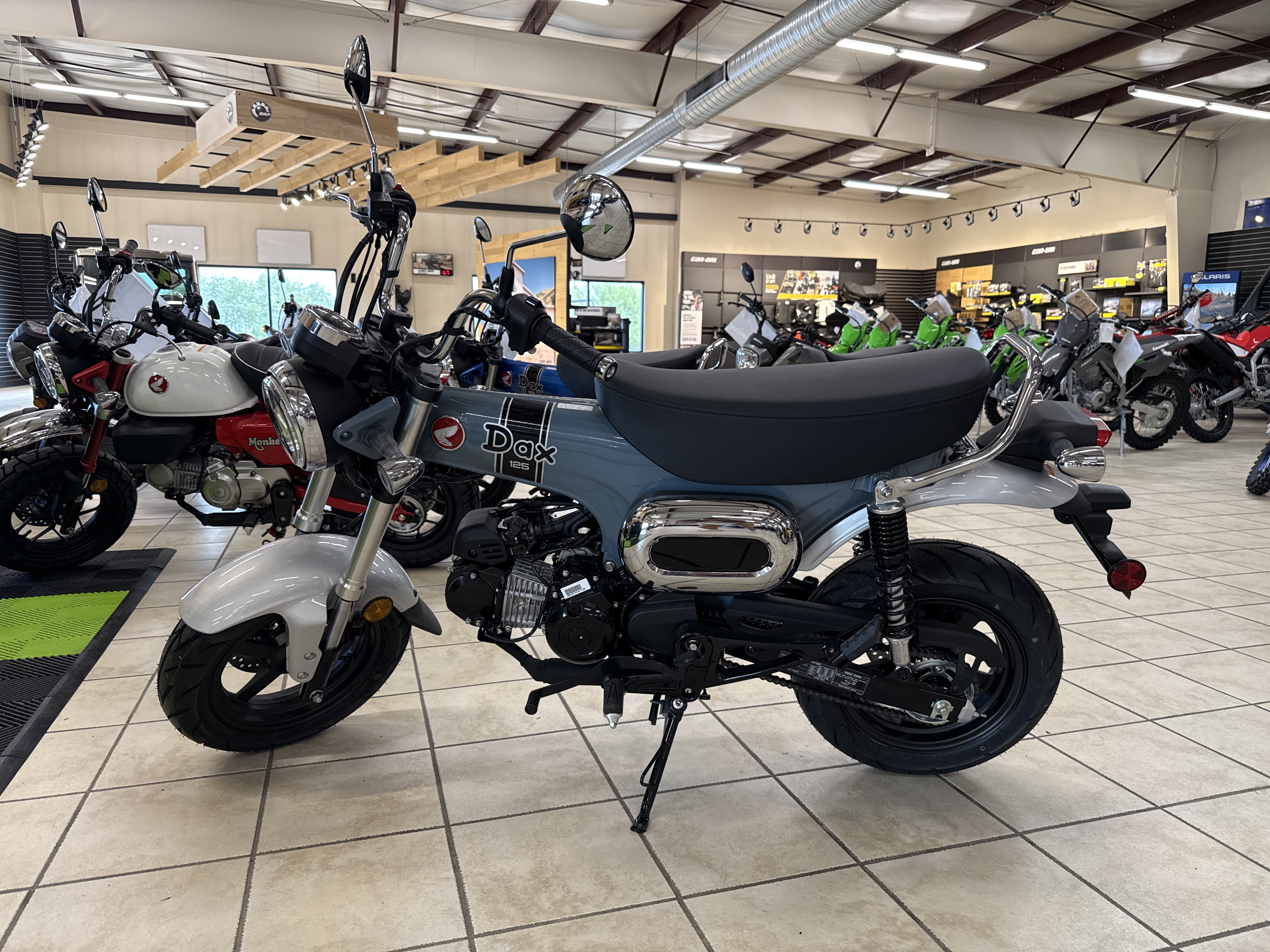 2025 Honda DAX - Photo 3