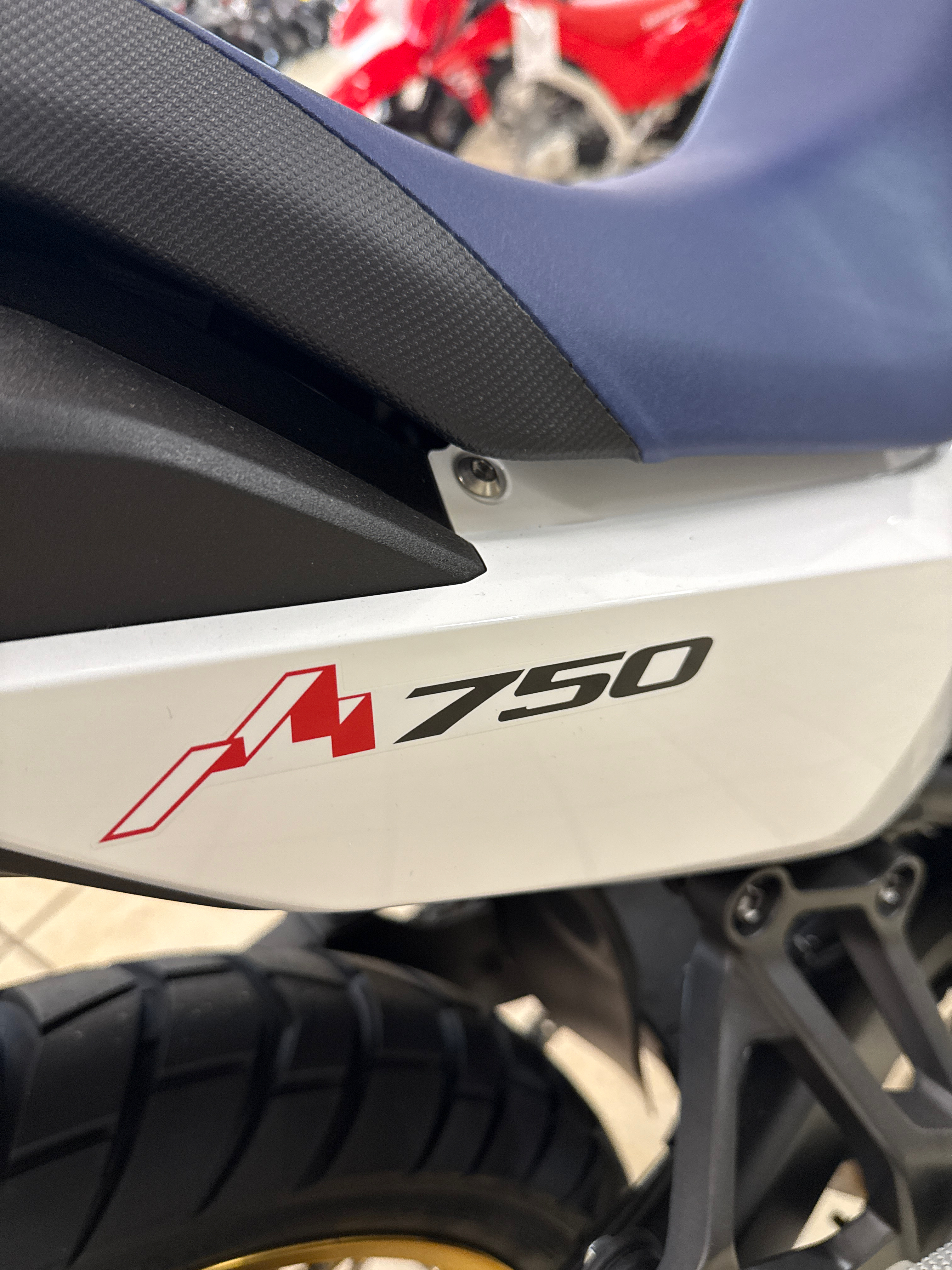 2025 Honda TRANSALP - Photo 3