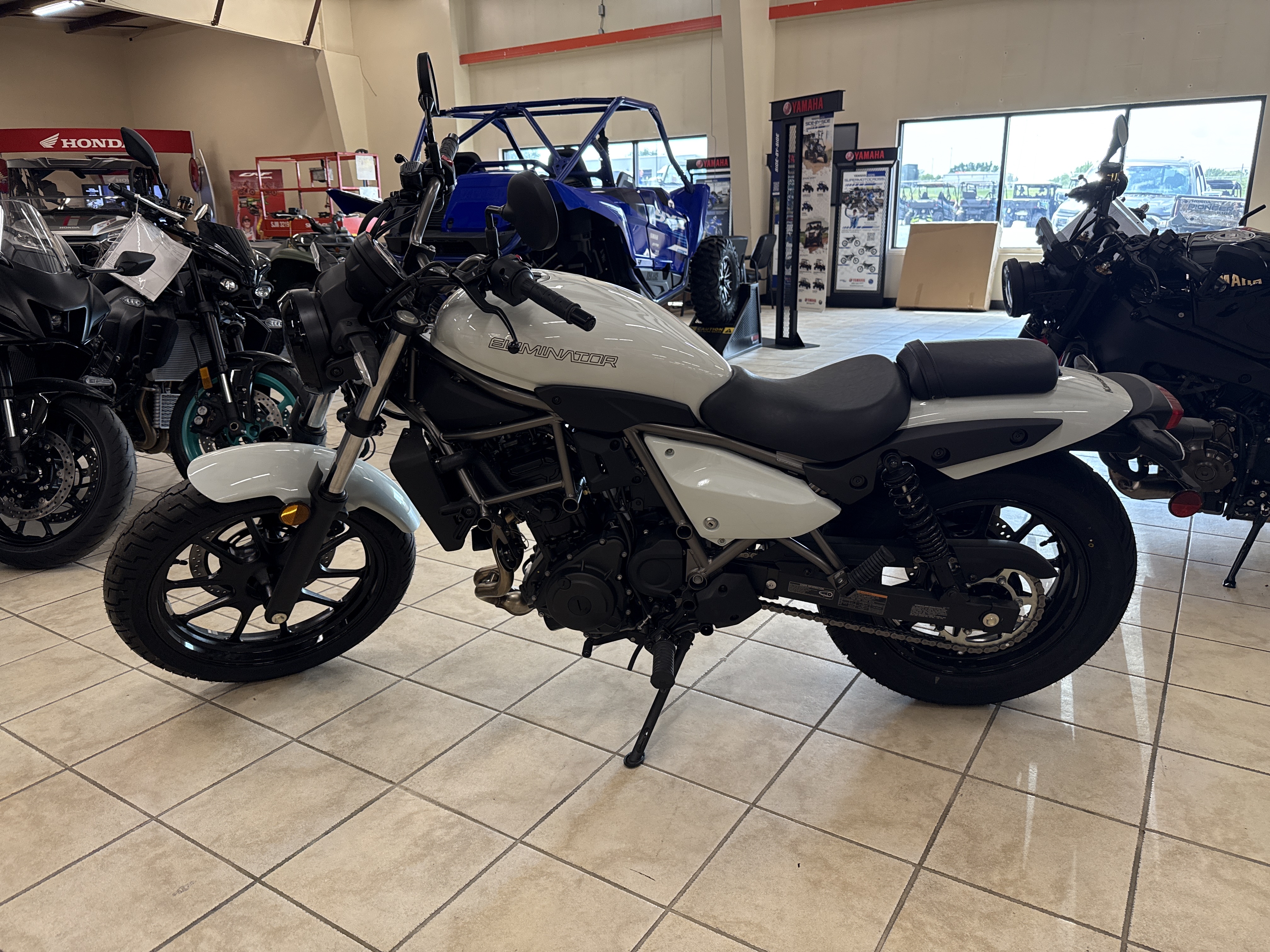 2024 Kawasaki Eliminator ABS - Photo 3