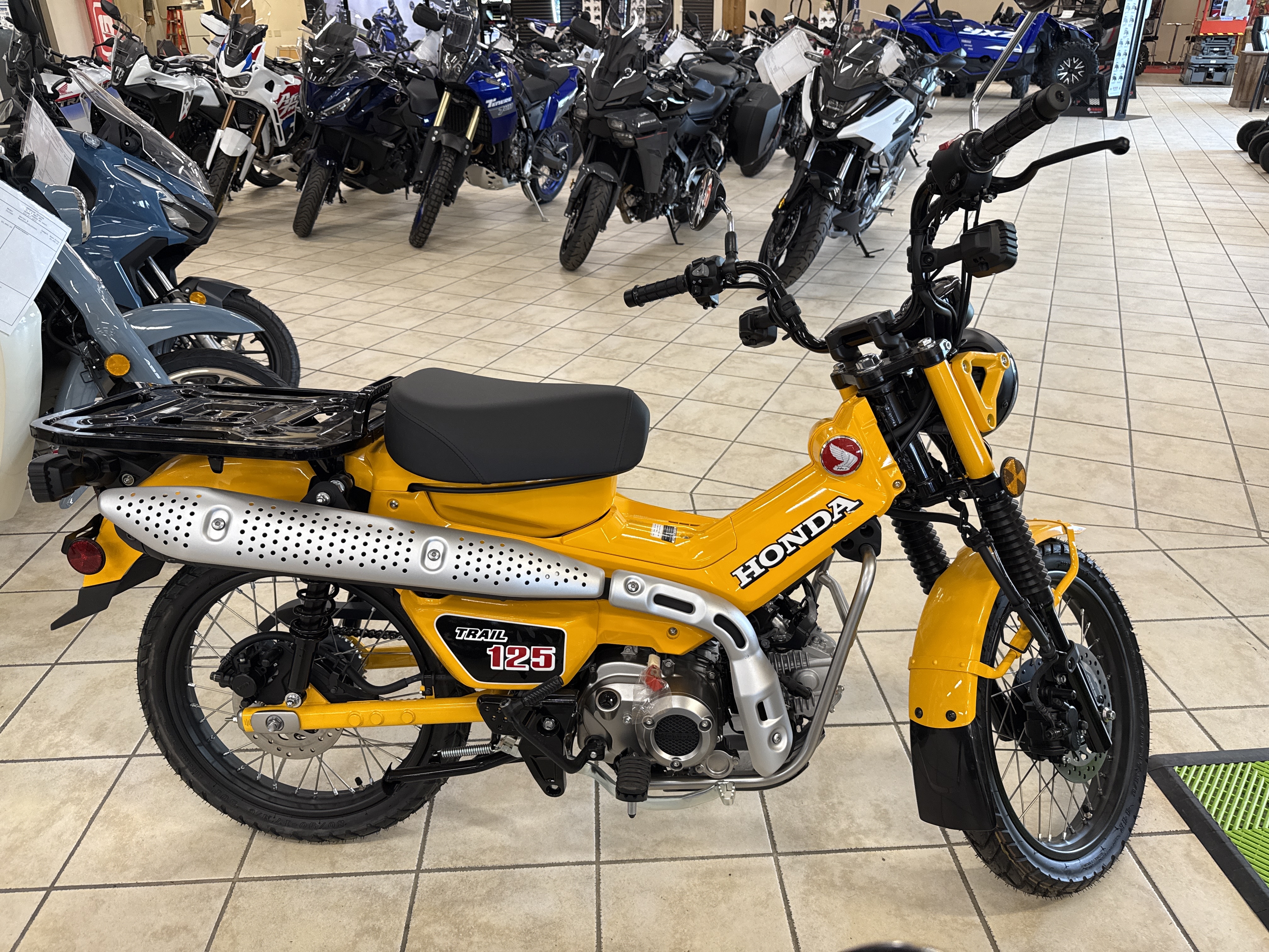 2024 Honda TRAIL 125 - Photo 2