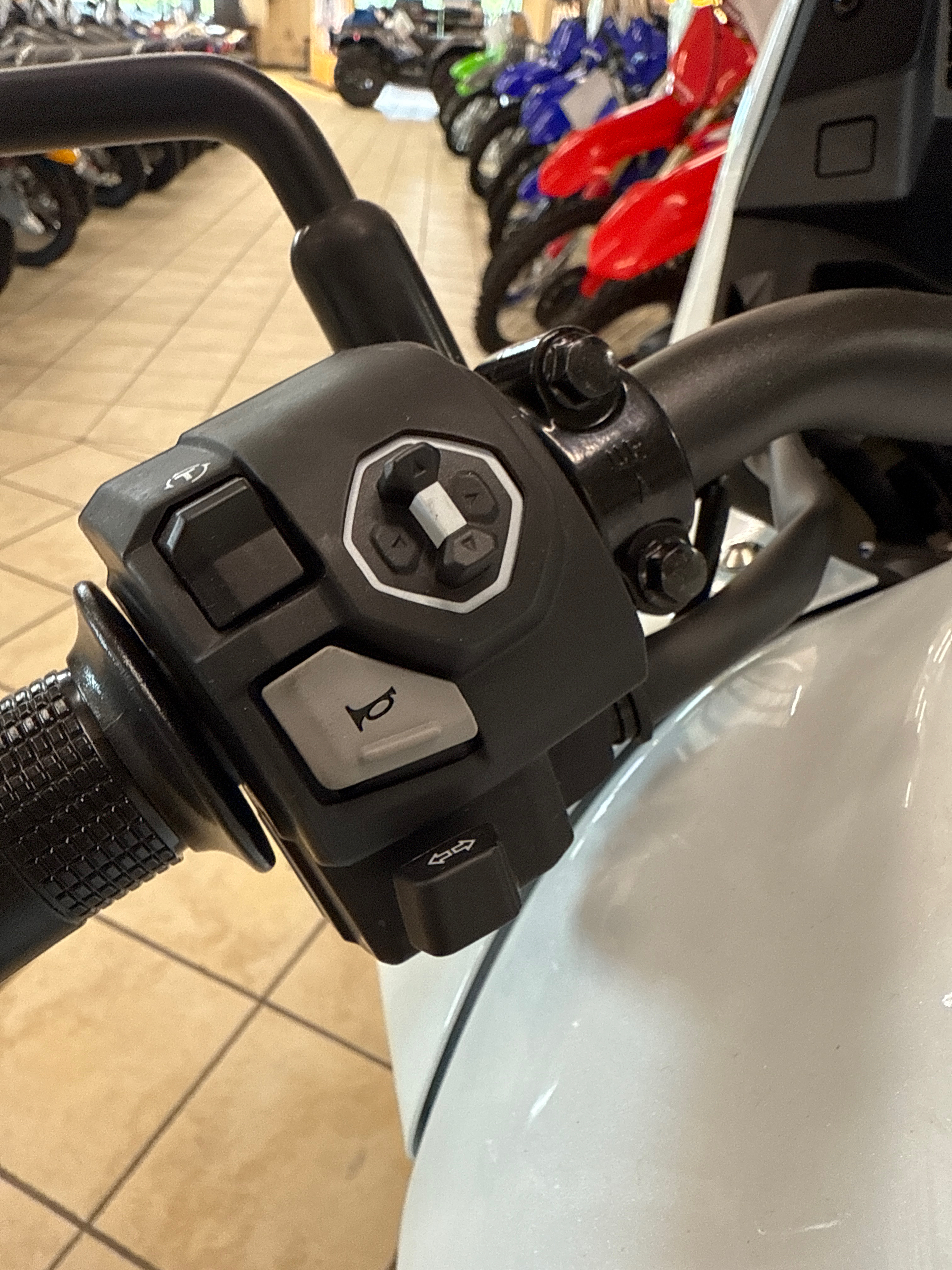 2025 Honda NX500 - Photo 5