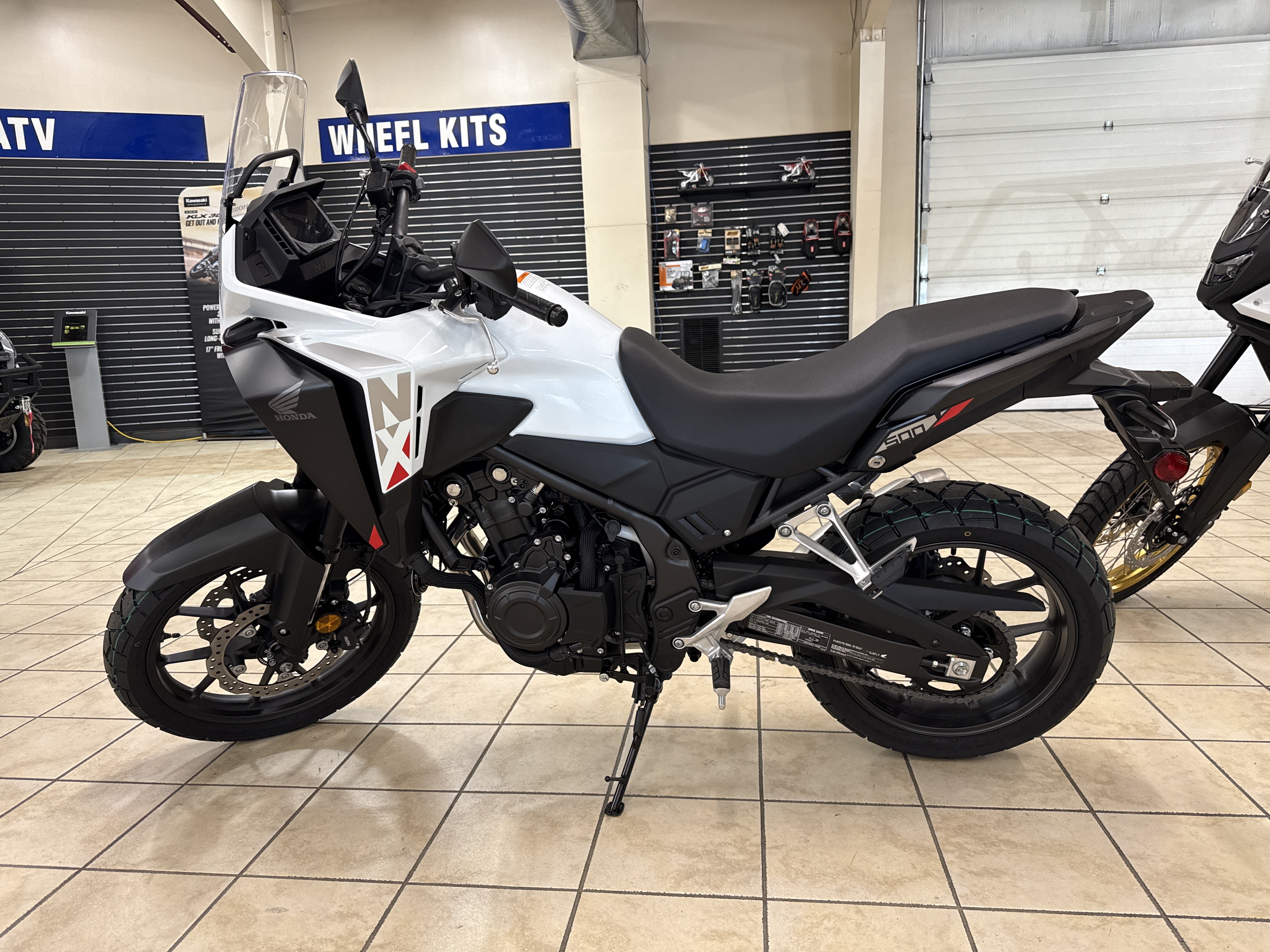 2025 Honda NX500 - Photo 4