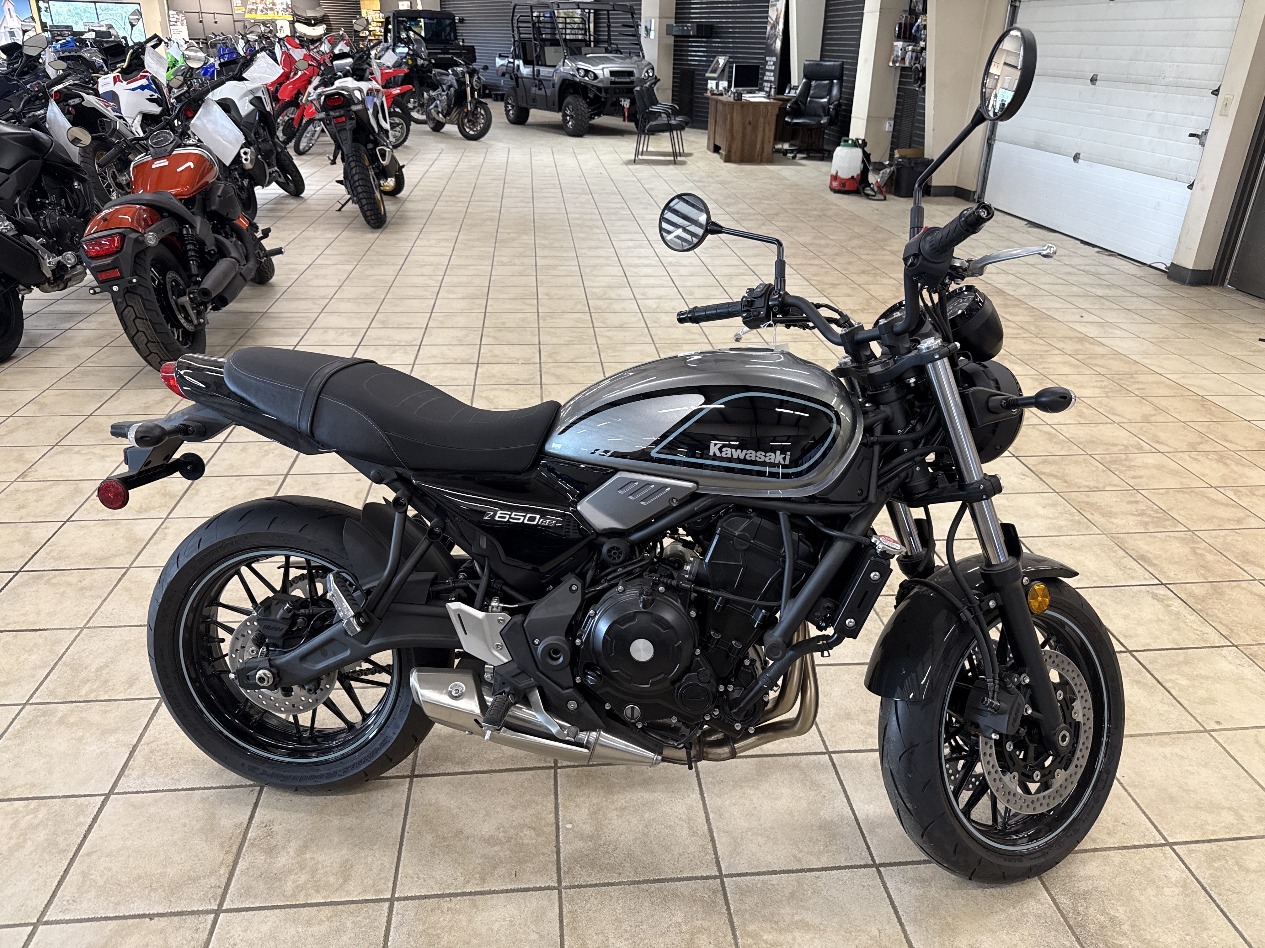 2023 Kawasaki Z650RS ABS - Photo 2
