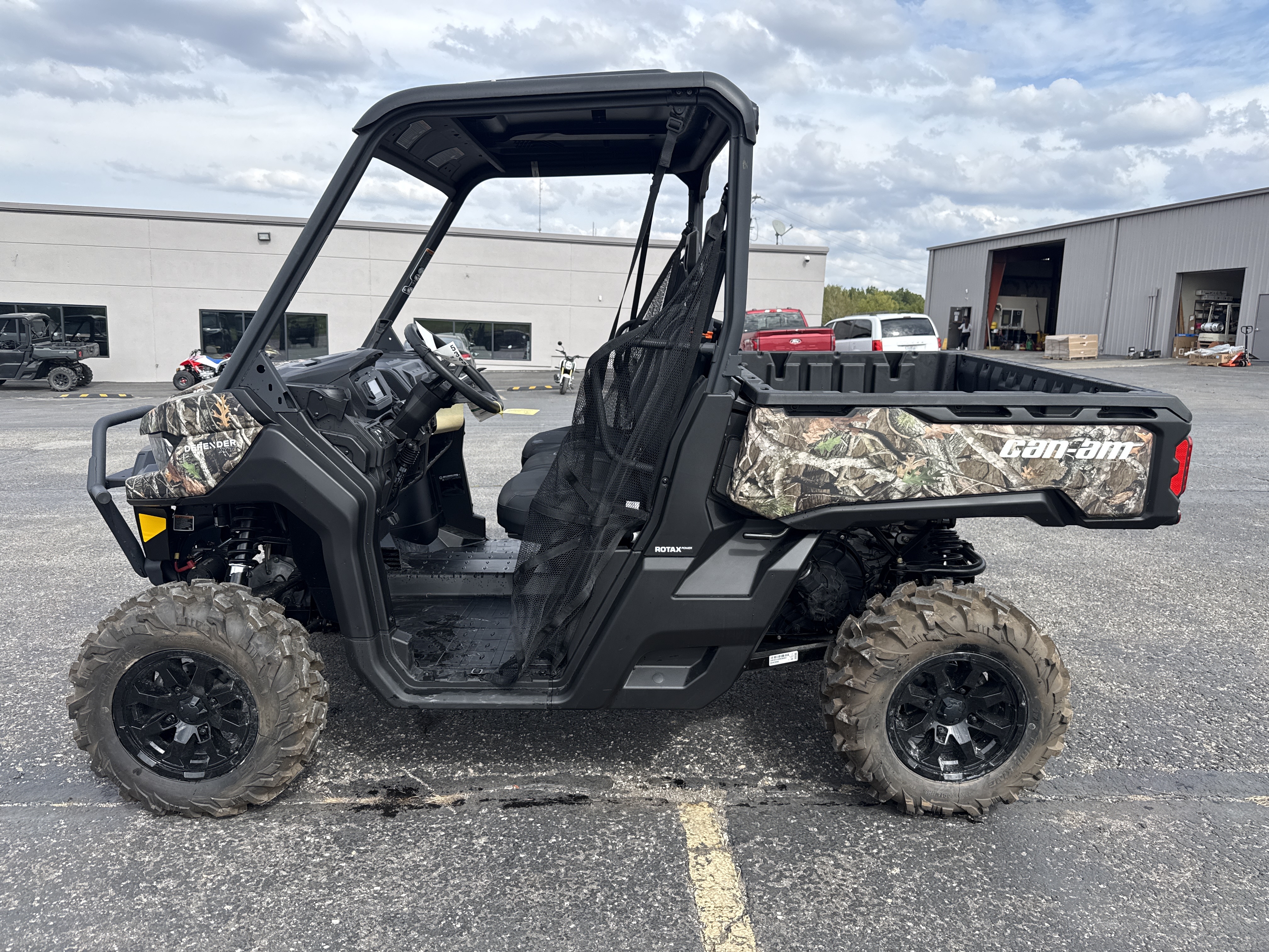 2024 Can-Am Defender XT HD10 - Photo 2