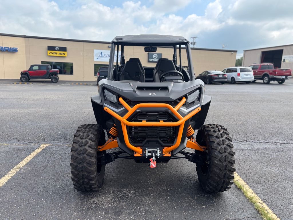 2025 Can-Am Commander MAX XT 1000R - Photo 2
