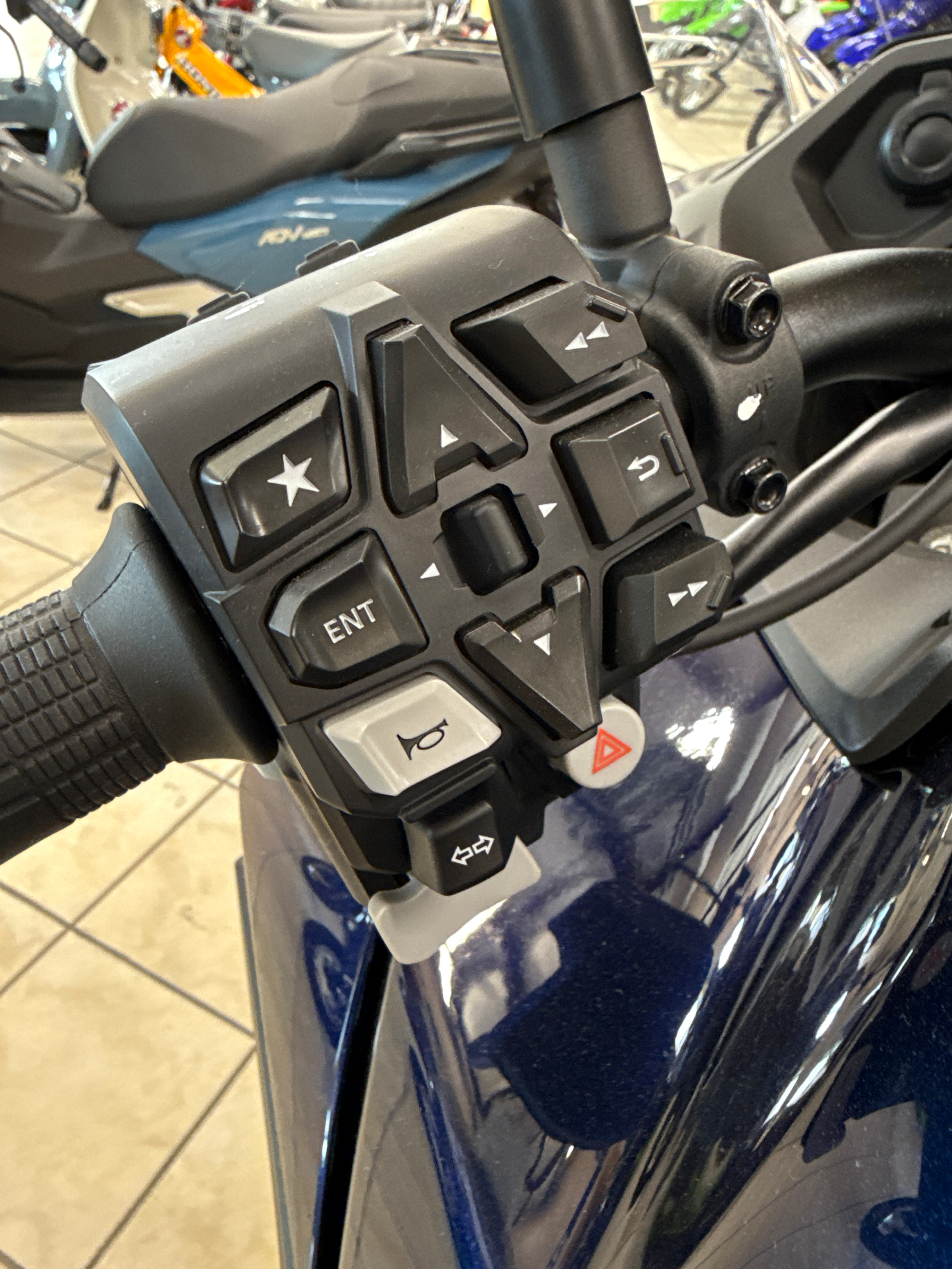 2025 Honda NT1100 - Photo 5