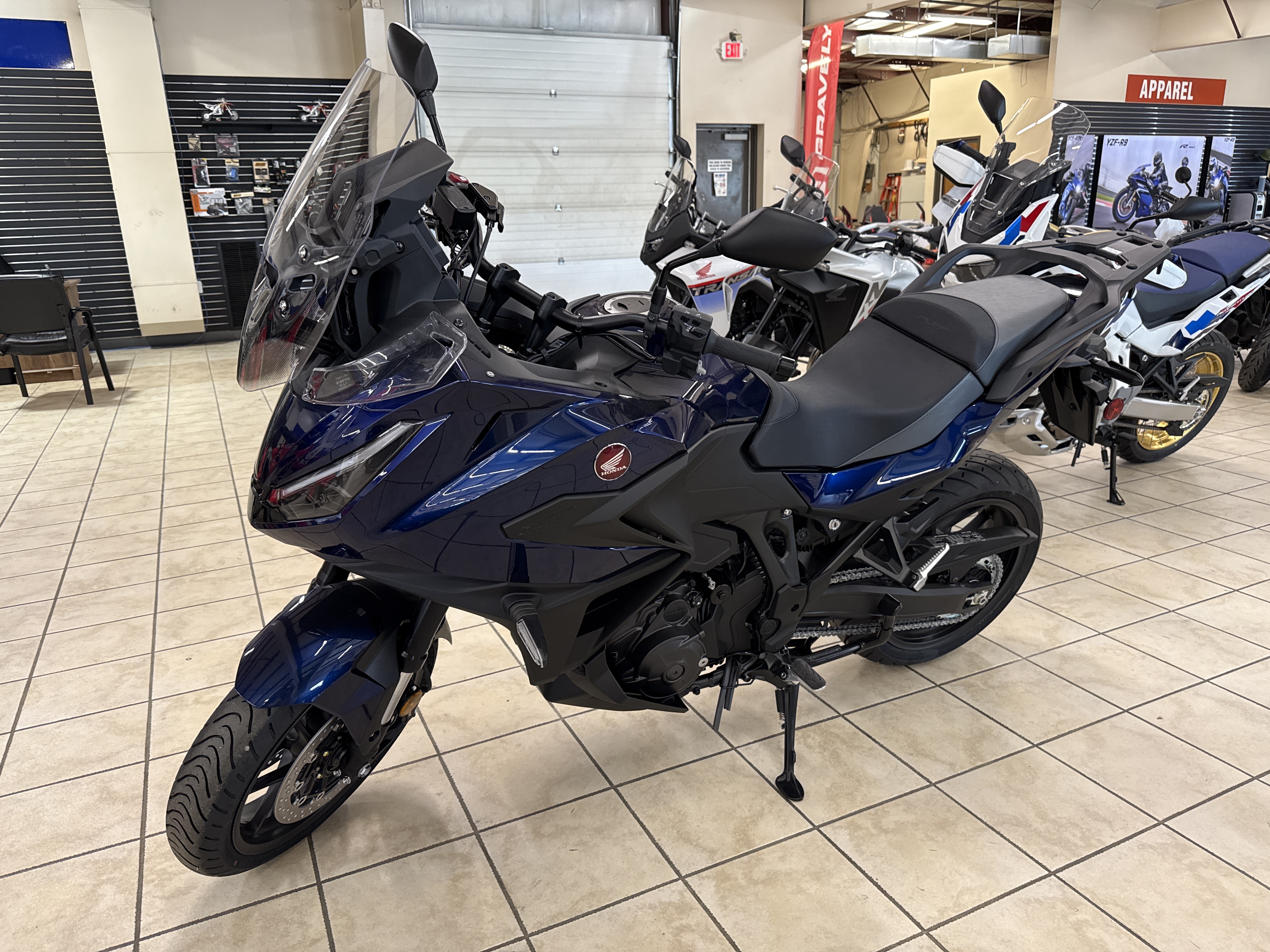 2025 Honda NT1100 - Photo 4