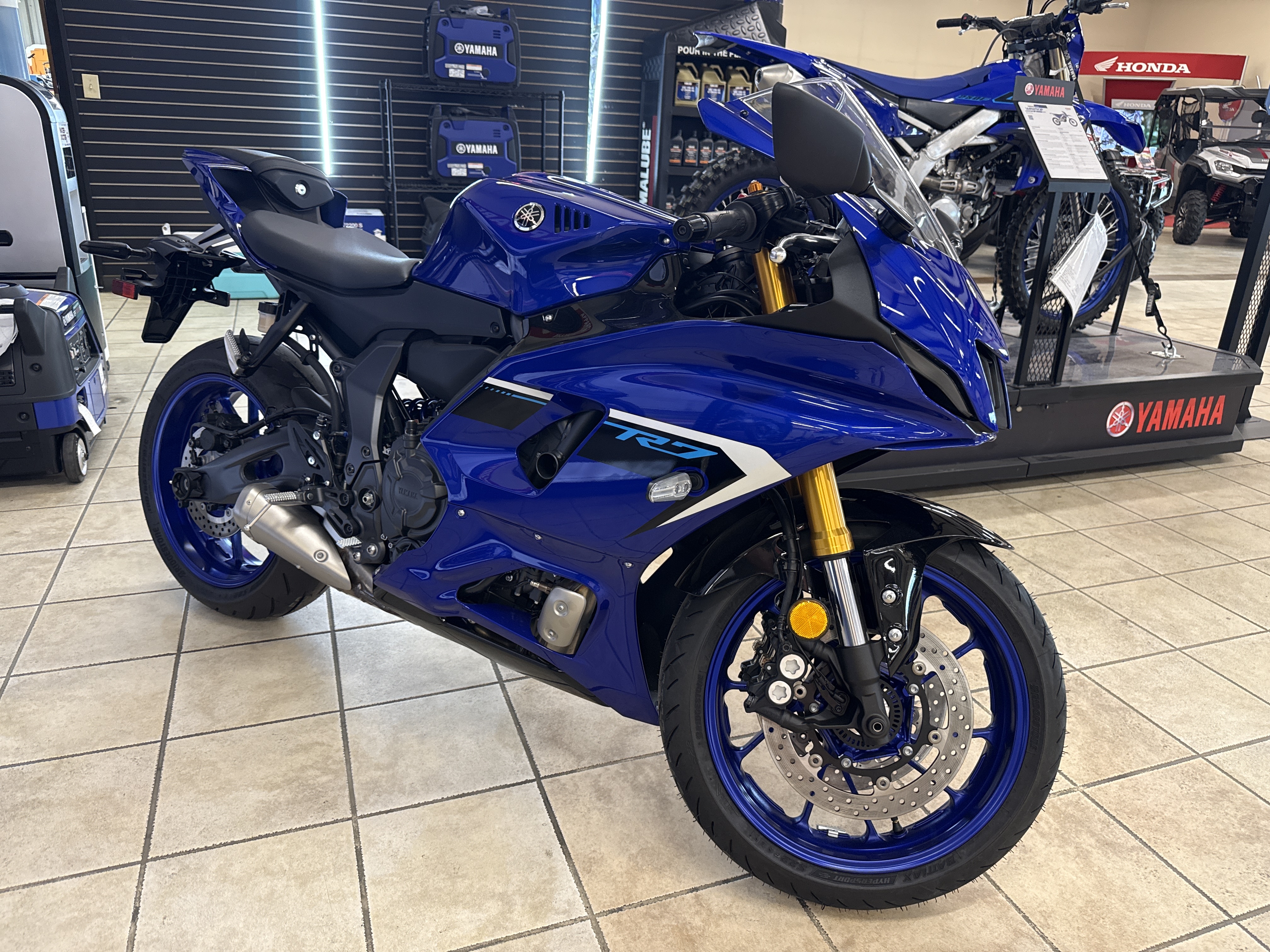 2025 Yamaha YZF-R7