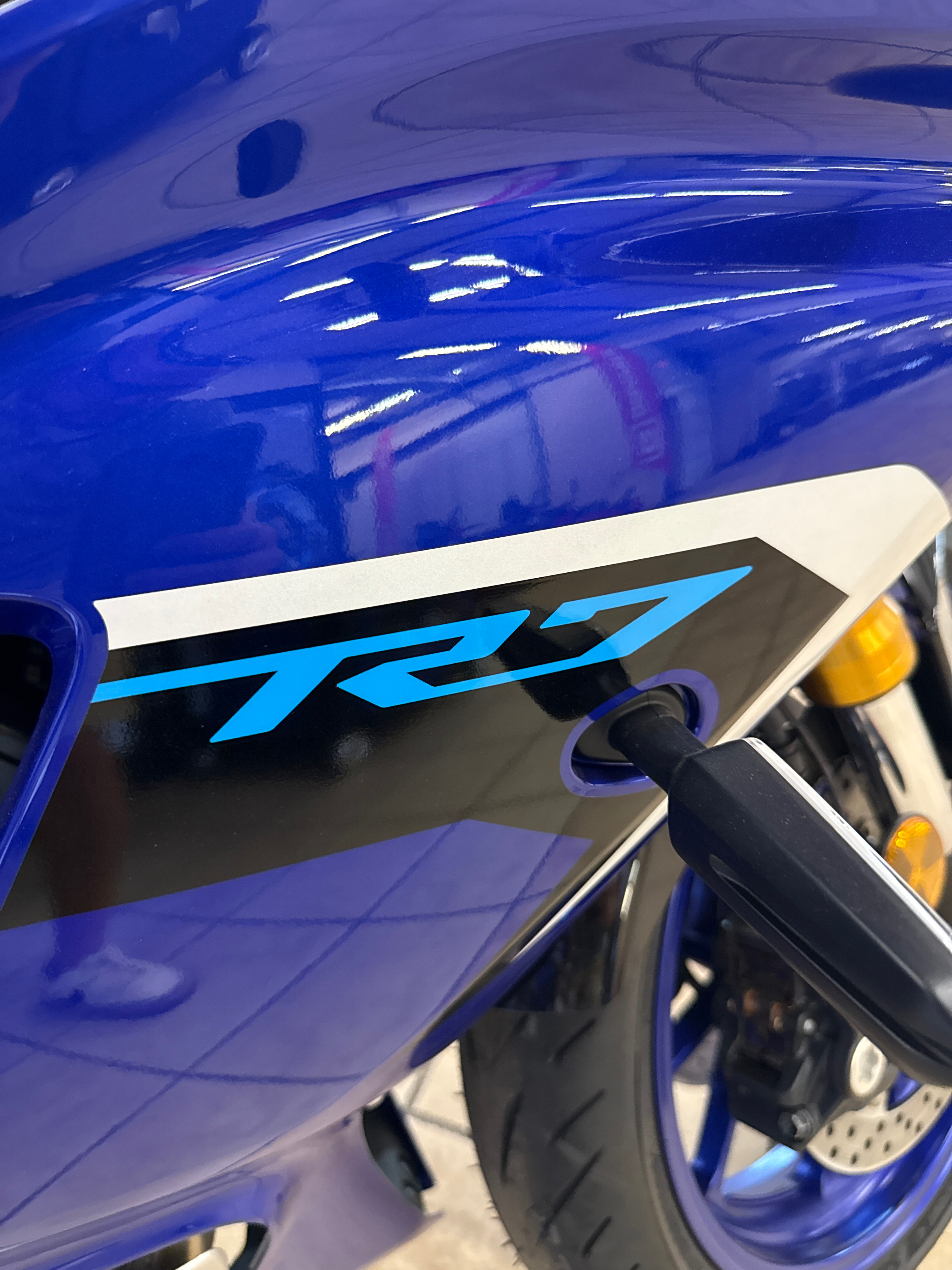 2025 Yamaha YZF-R7 - Photo 3