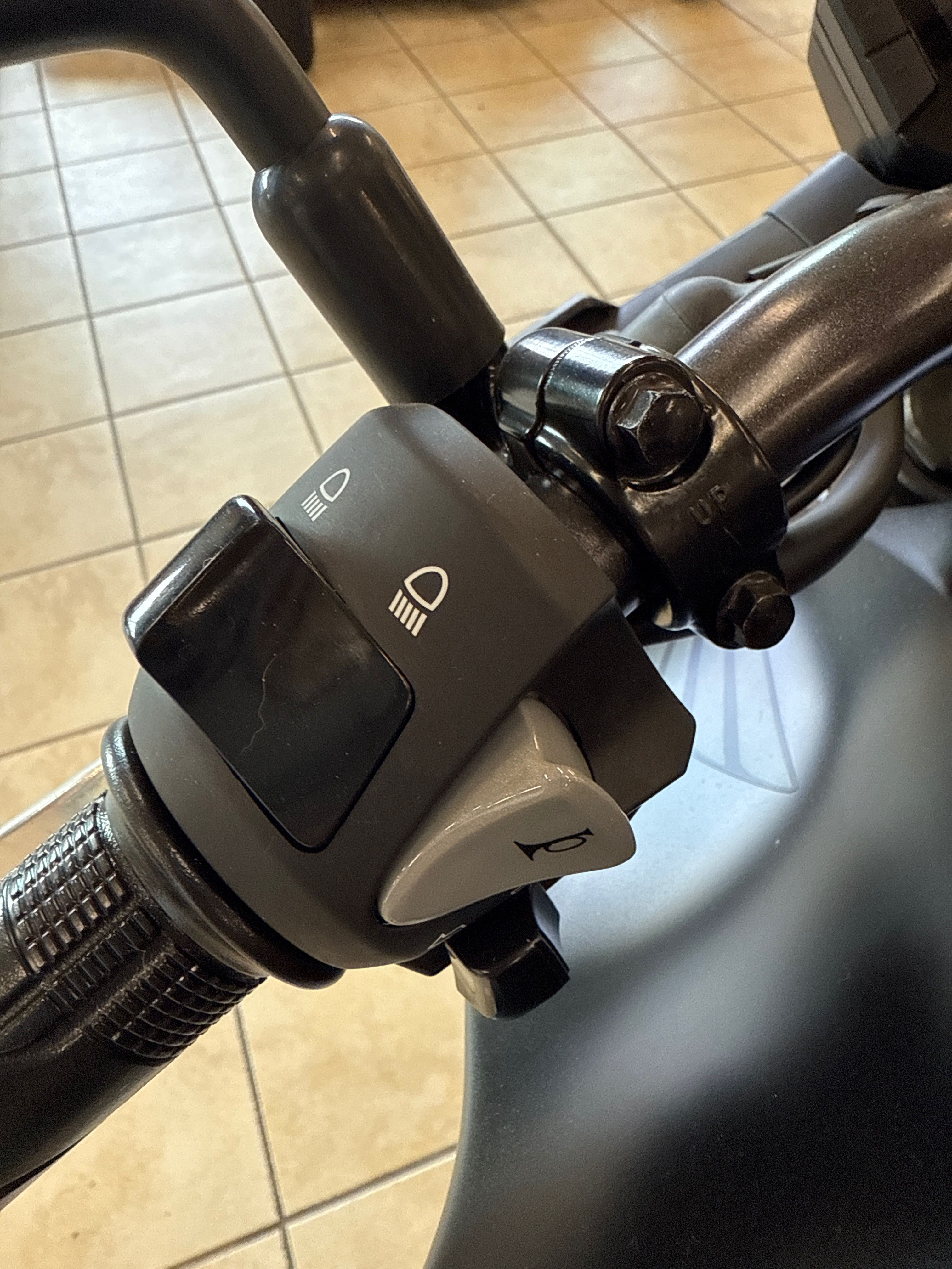 2024 Honda CB300R - Photo 5
