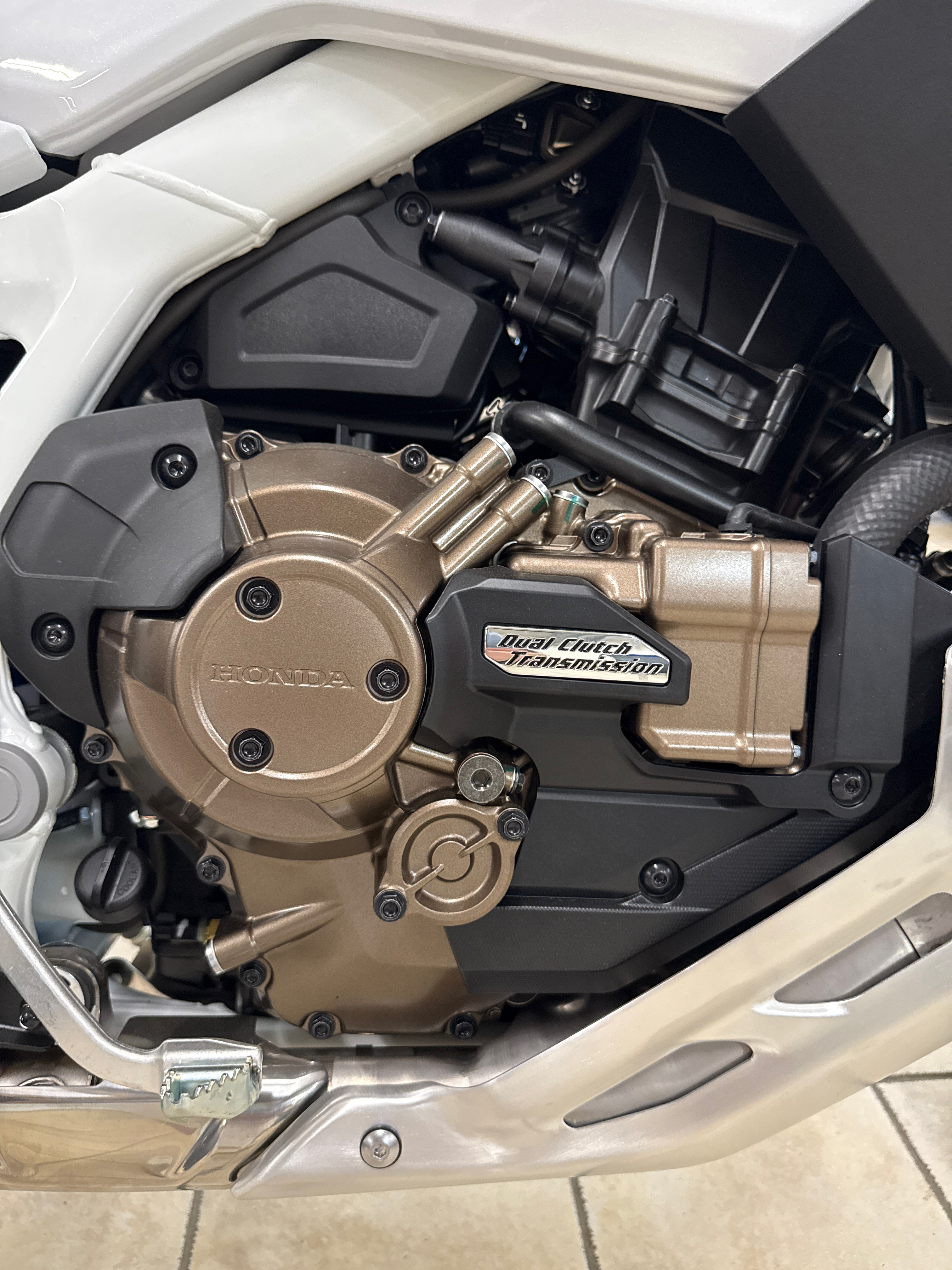 2025 Honda AFRICA TWIN - Photo 3