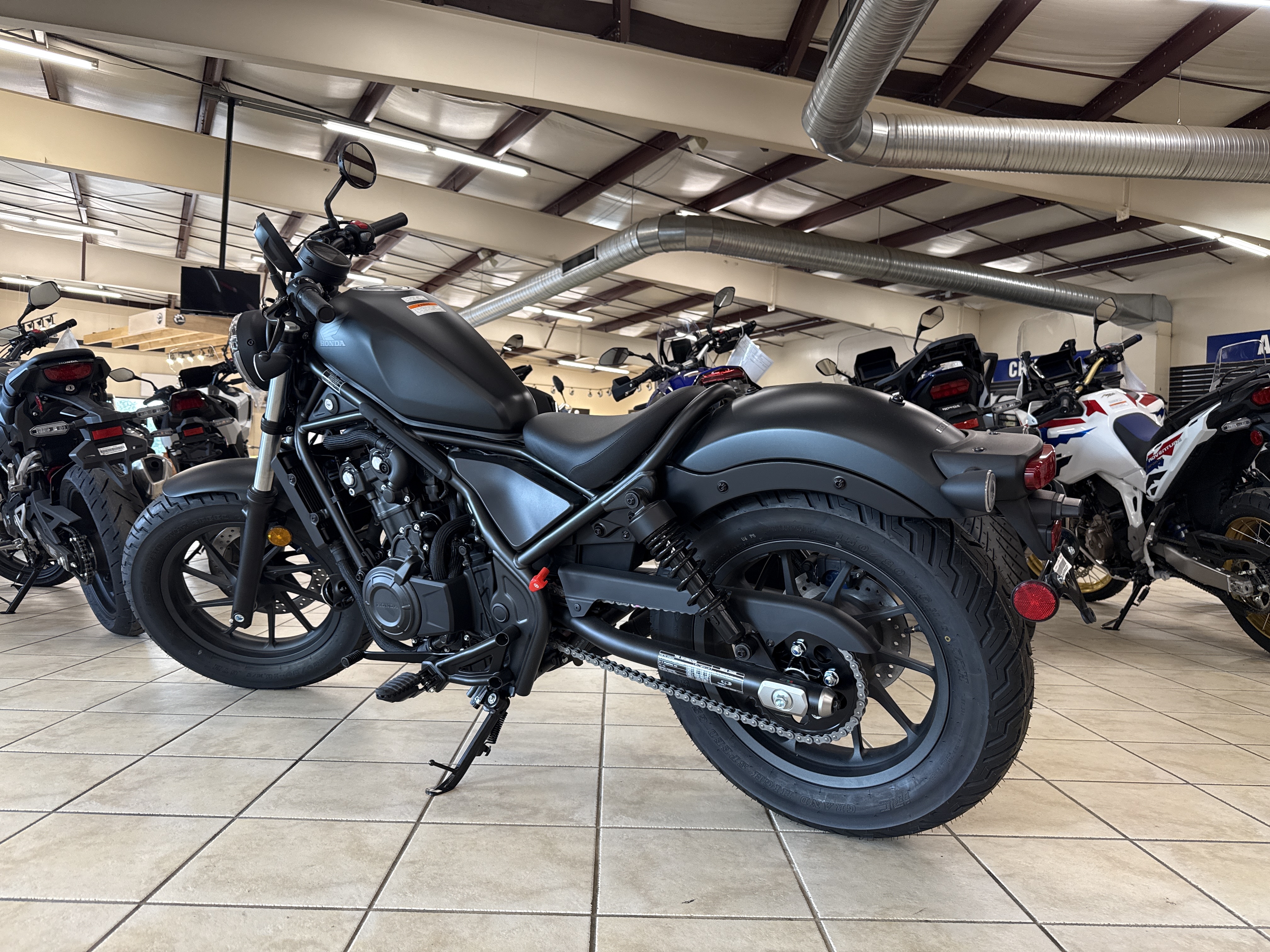2025 Honda REBEL 500 - Photo 3