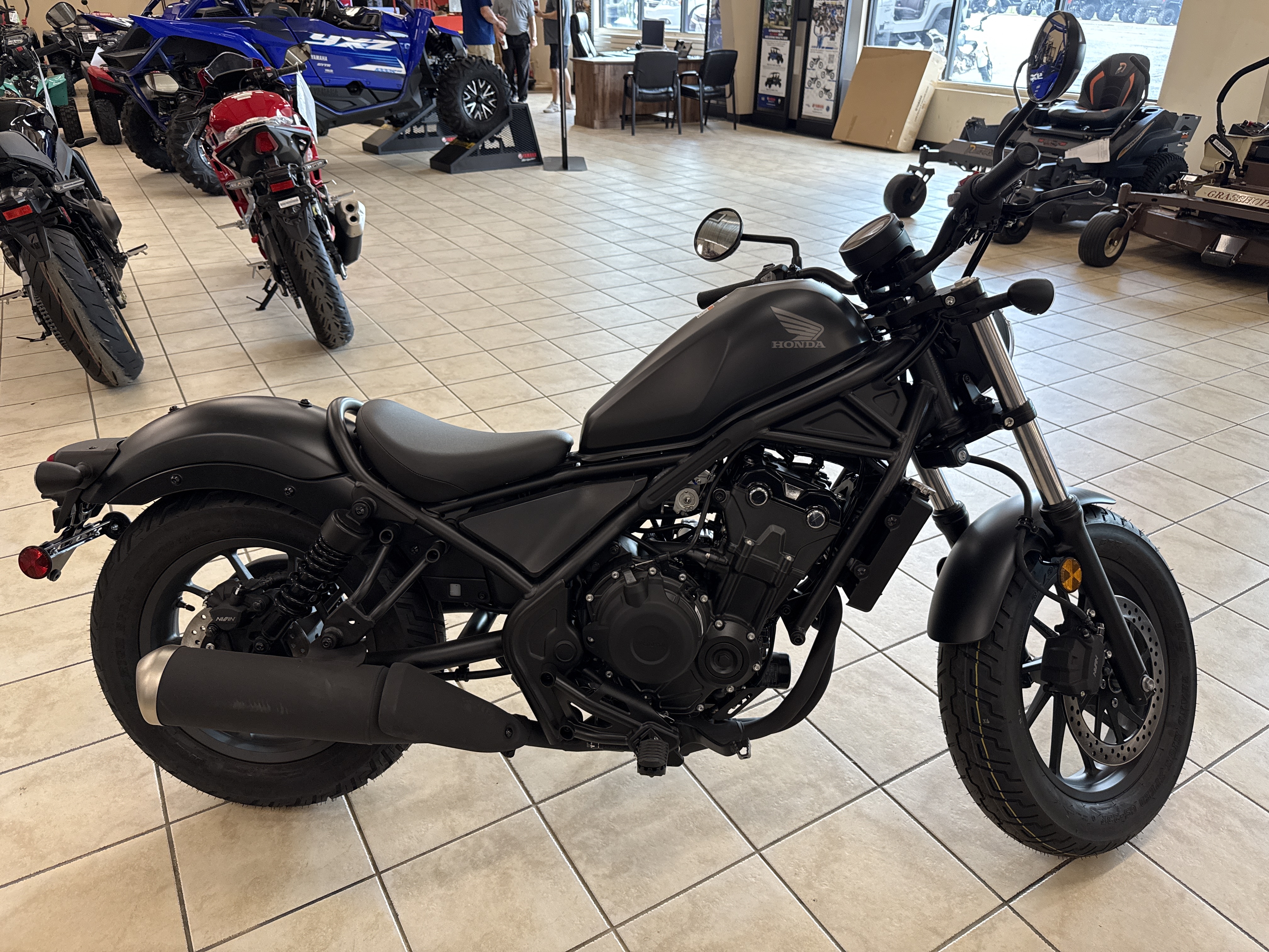 2025 Honda REBEL 500 - Photo 2