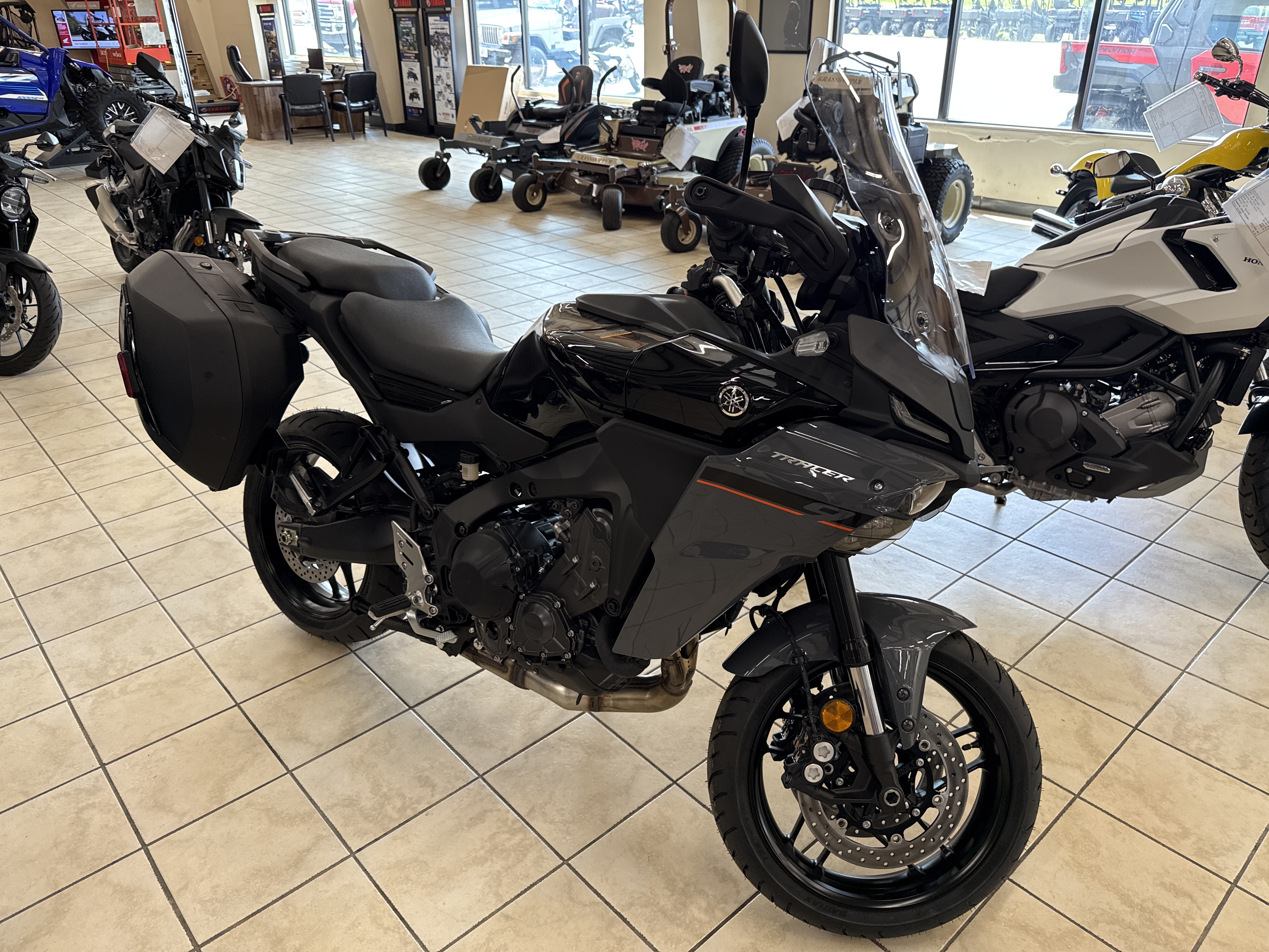 2025 Yamaha TRACER 9