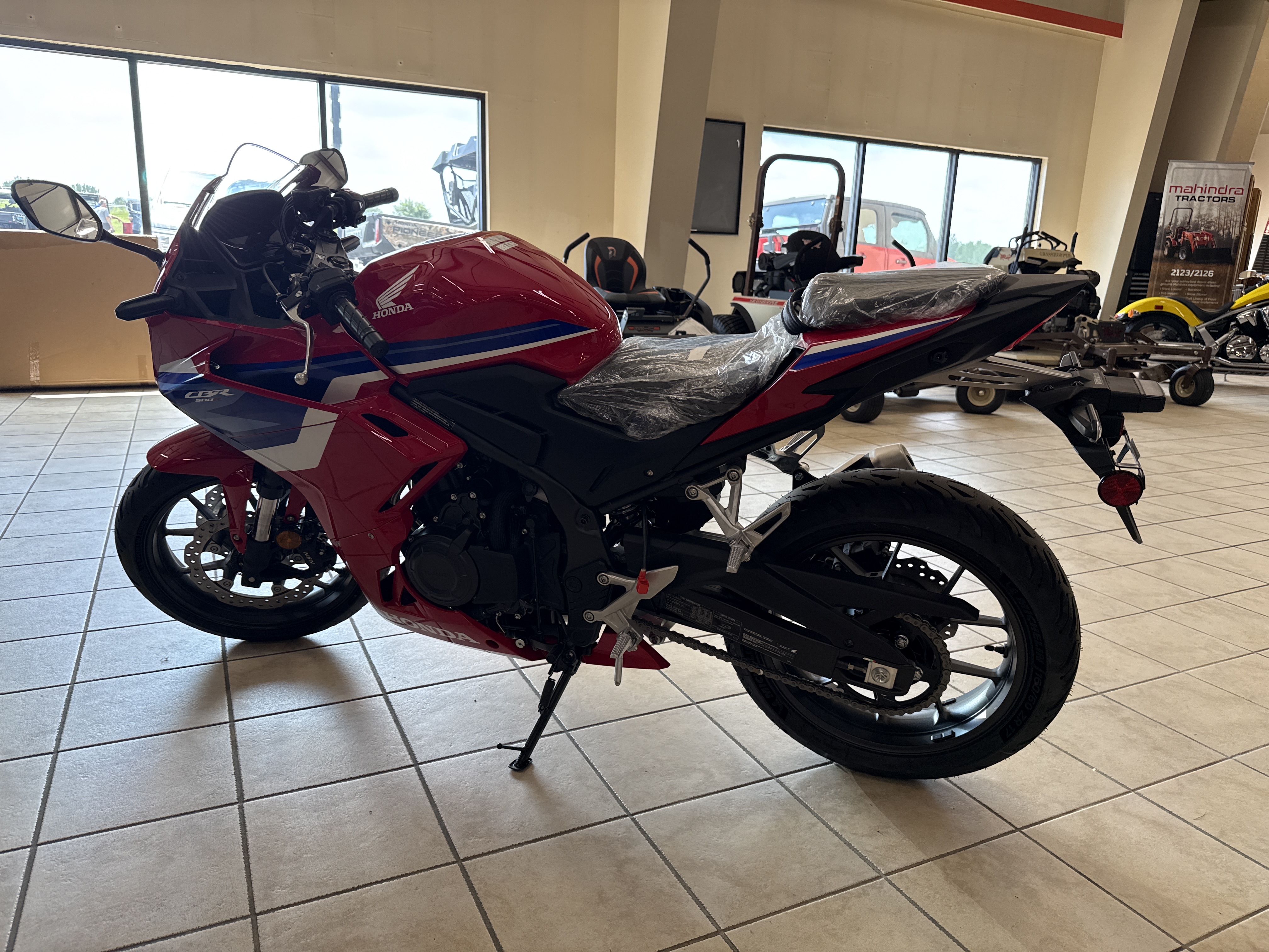 2025 Honda CBR500R ABS - Photo 3
