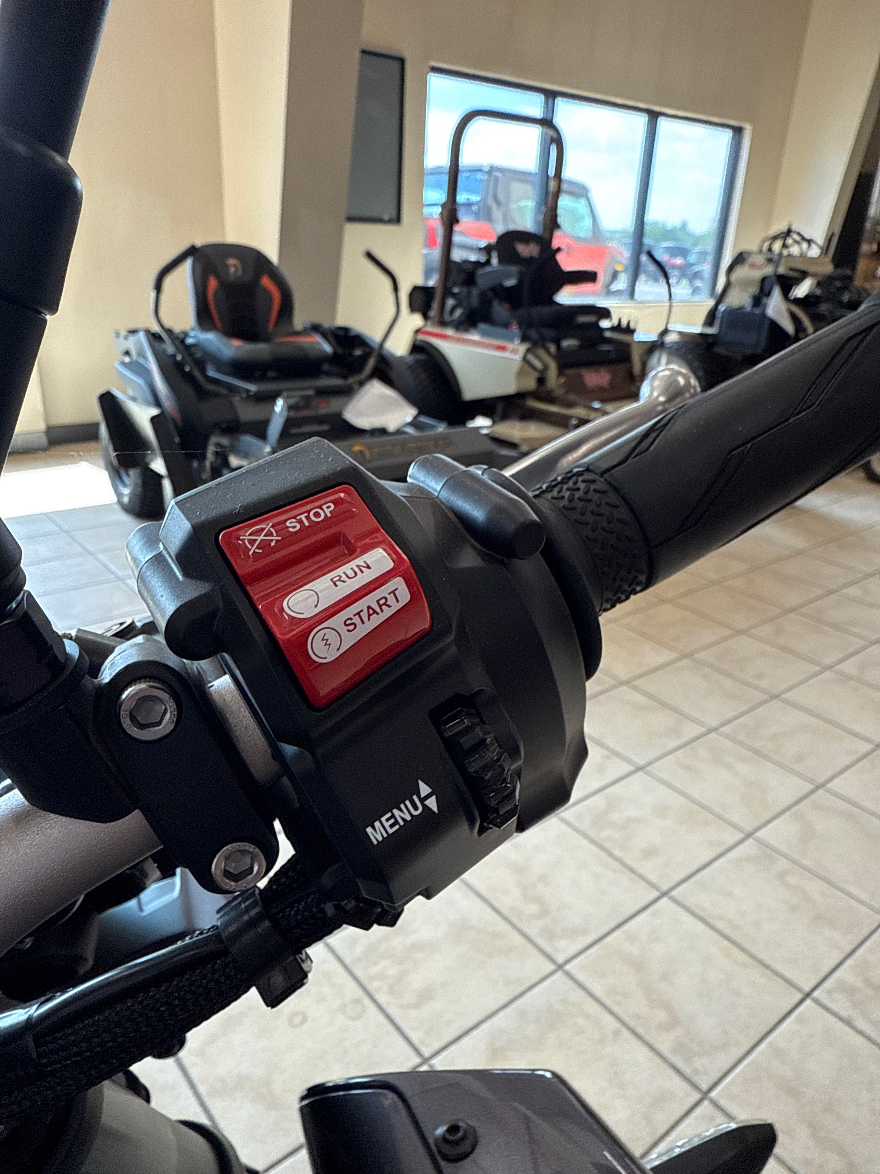 2024 Yamaha MT 10 - Photo 6