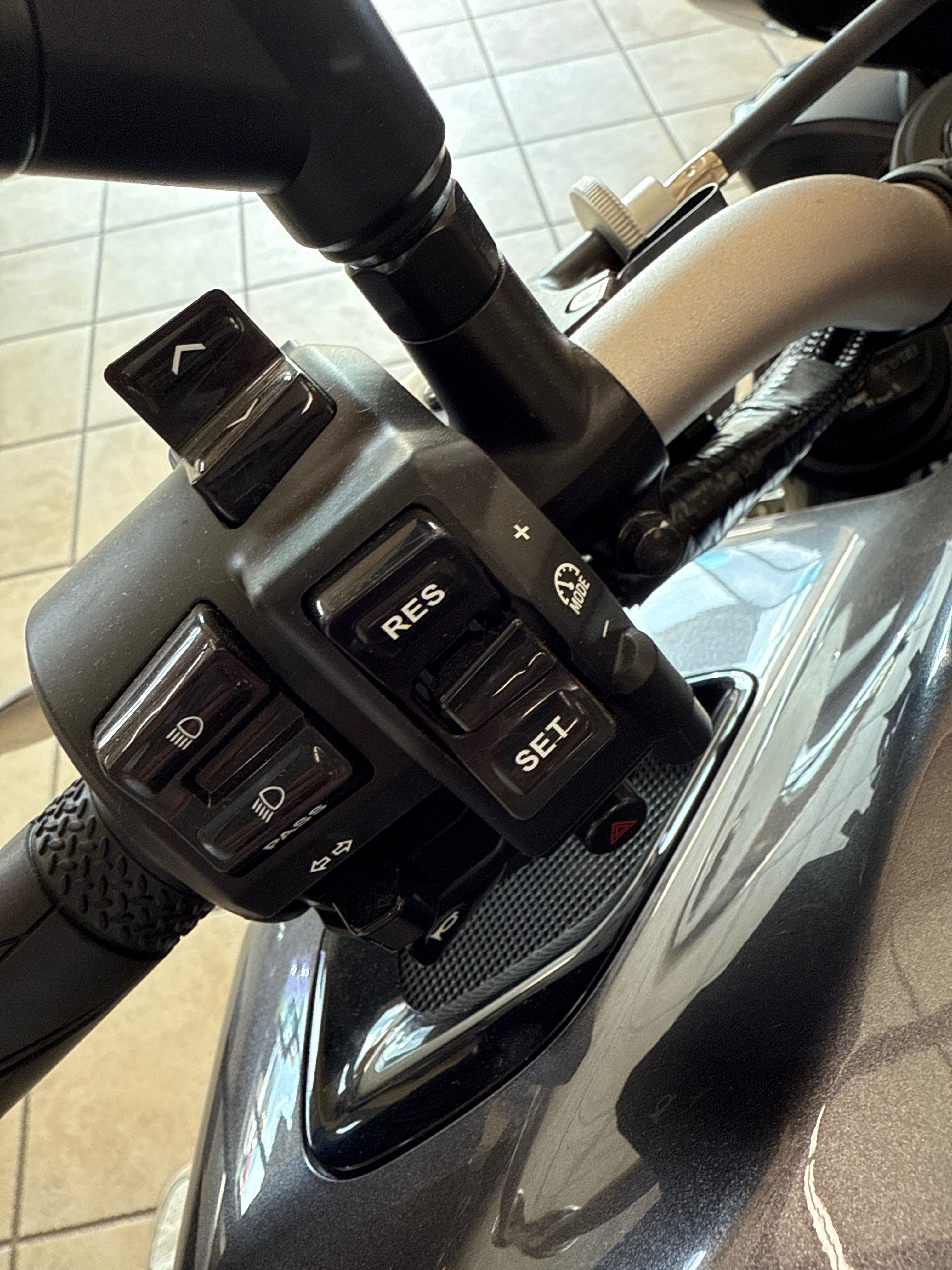 2024 Yamaha MT 10 - Photo 4