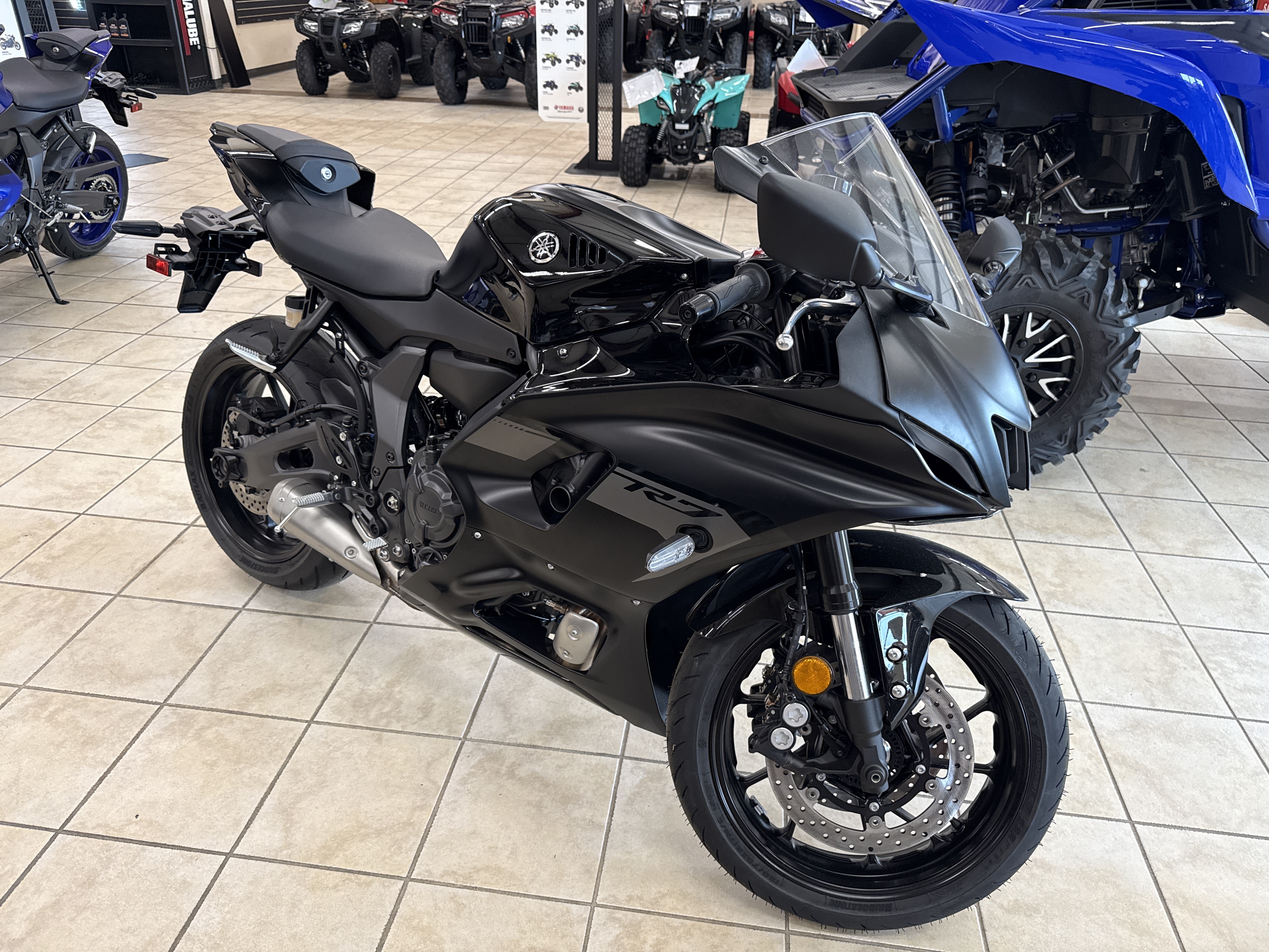 2025 Yamaha YZF-R7