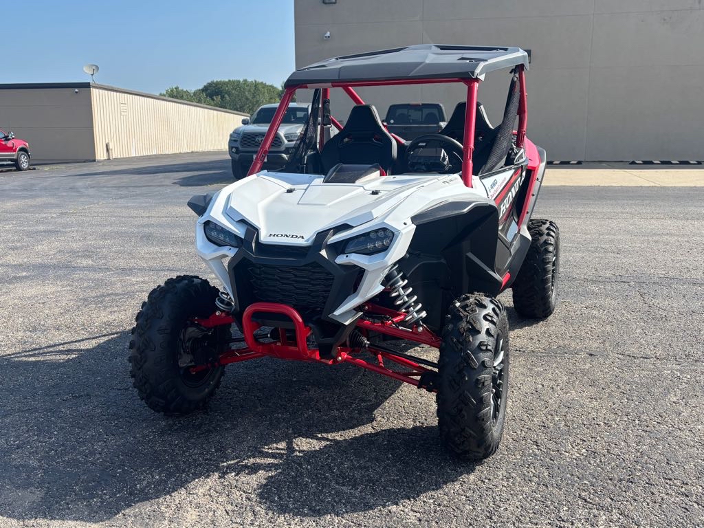 2025 Honda TALON 1000R - Photo 2