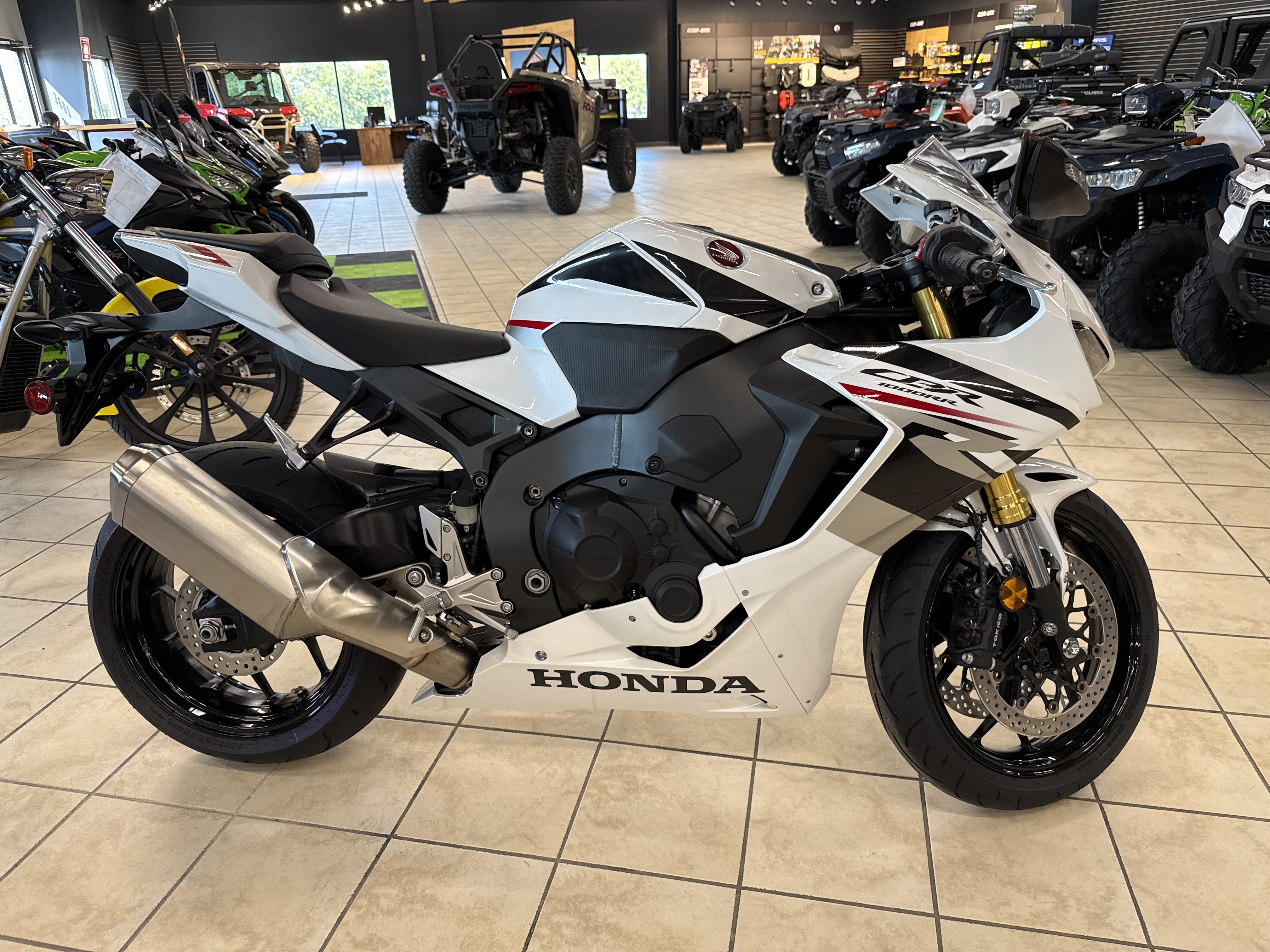2026 Honda CBR1000RR - Photo 2