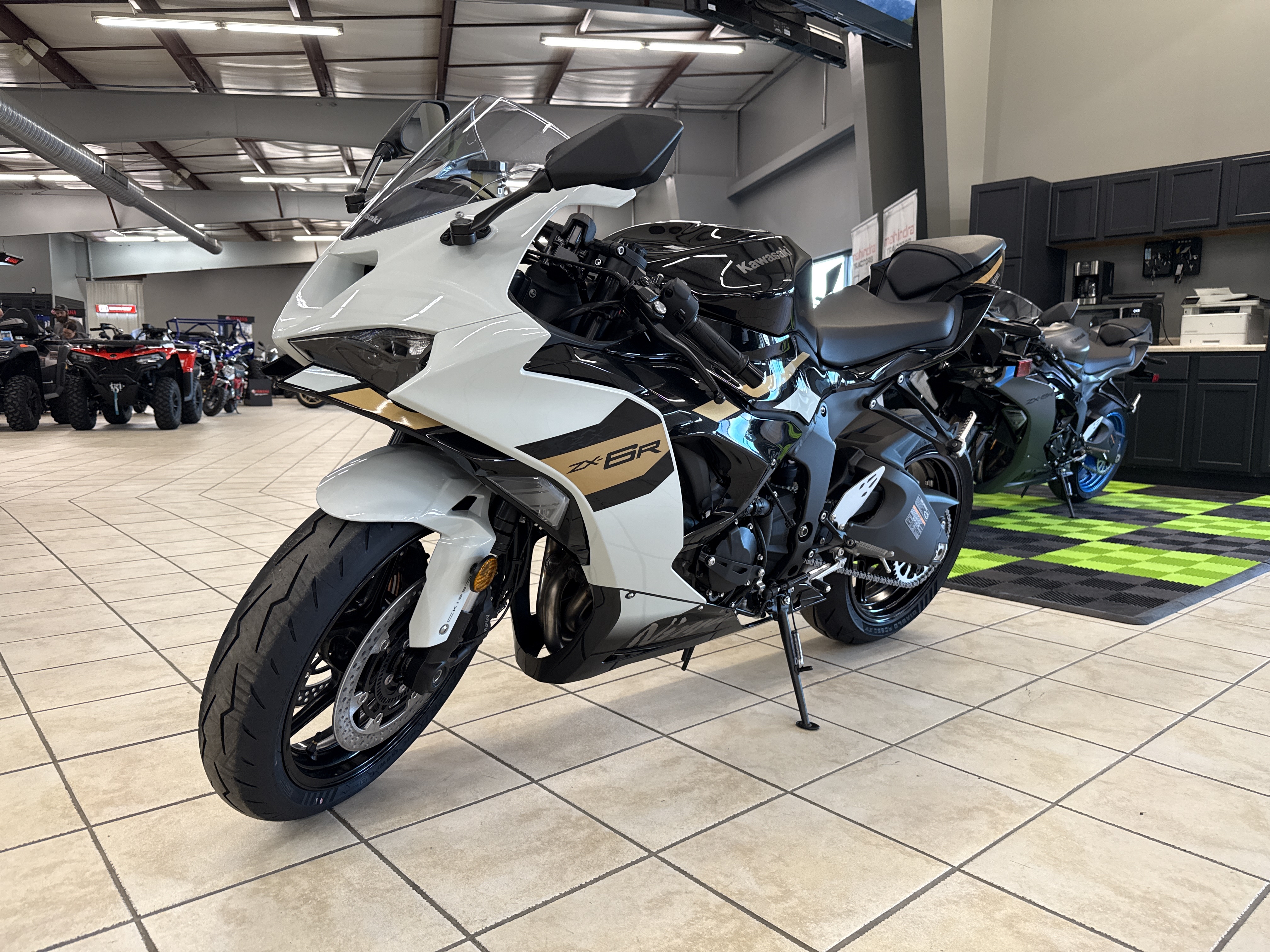 2026 Kawasaki NINJA ZX 6R ABS - Photo 2