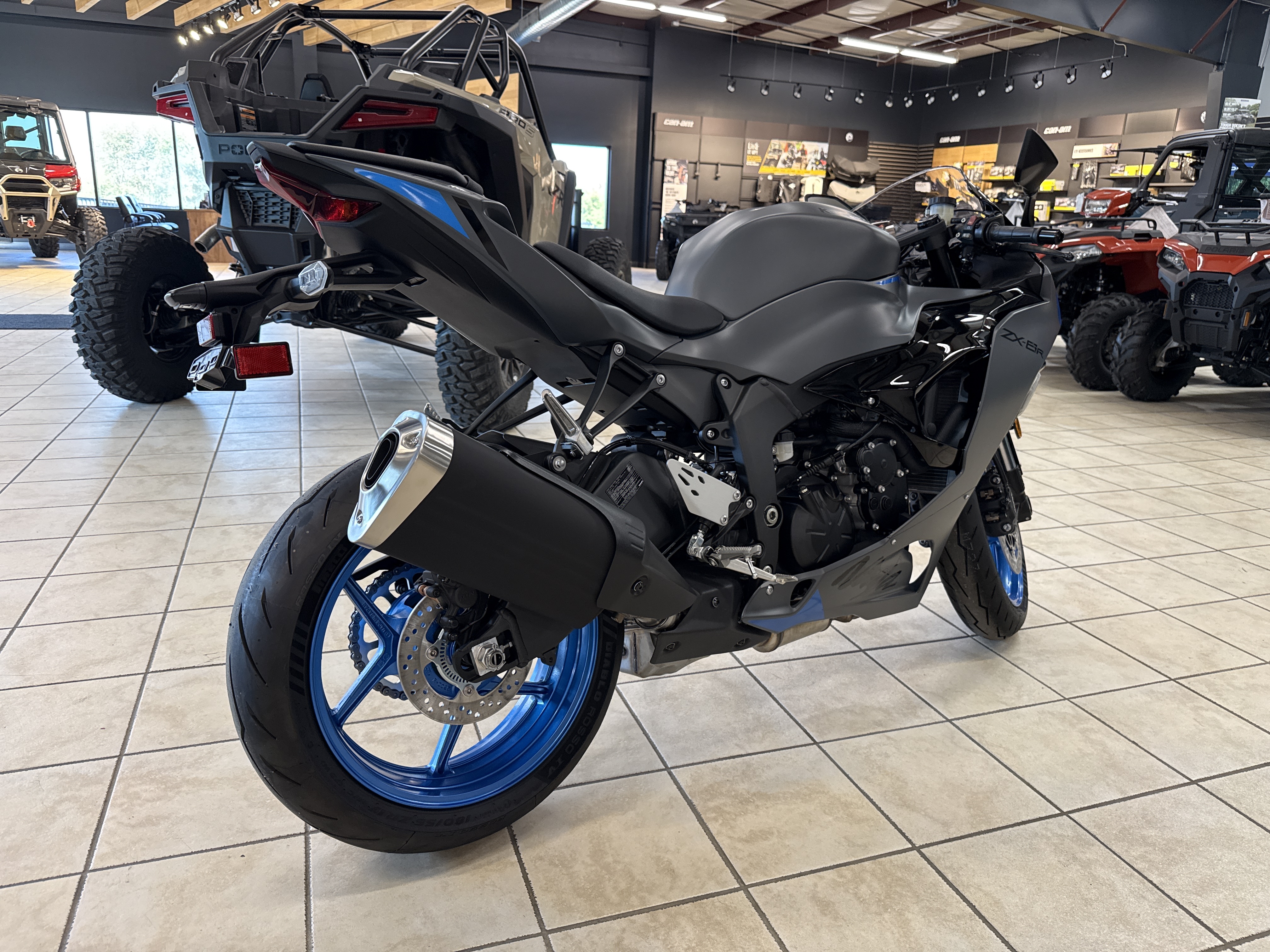 2026 Kawasaki NINJA ZX 6R - Photo 3