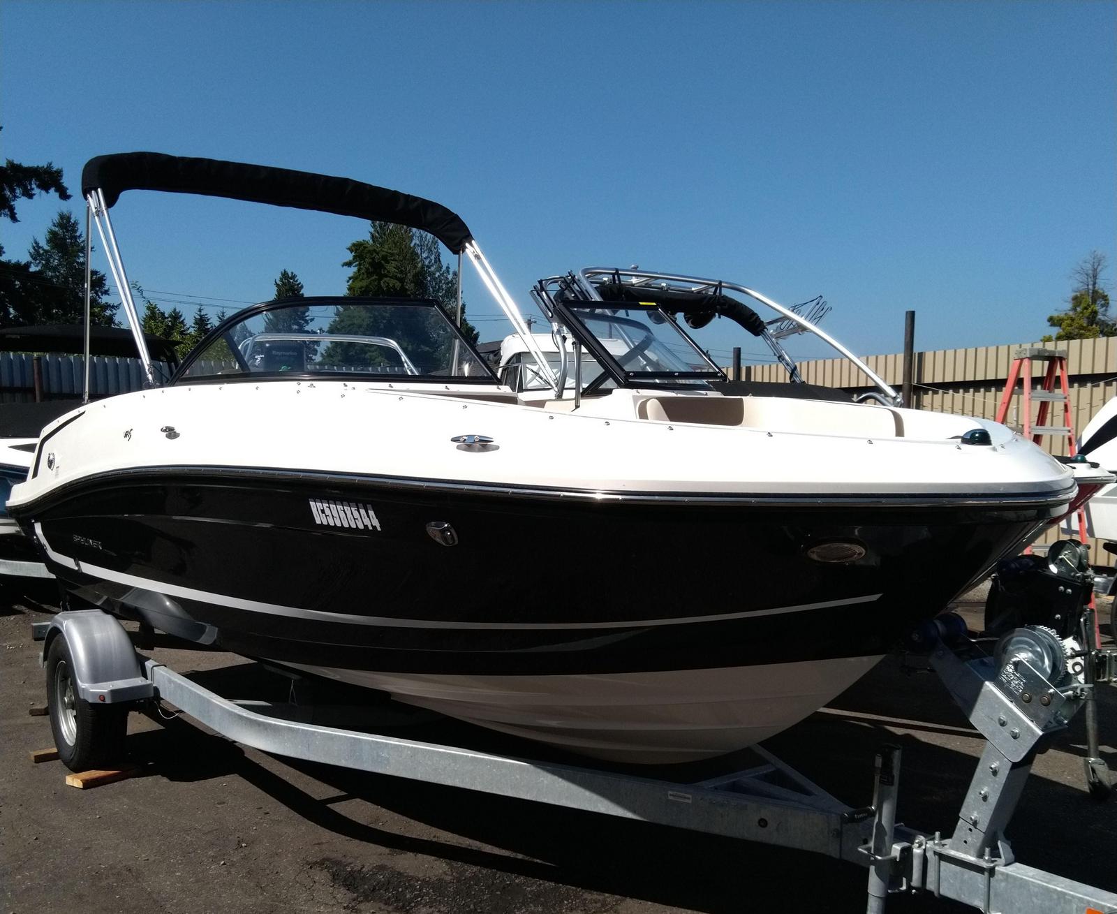 2018 Bayliner boat for sale, model of the boat is VR5 Bowrider & Image # 1 of 2