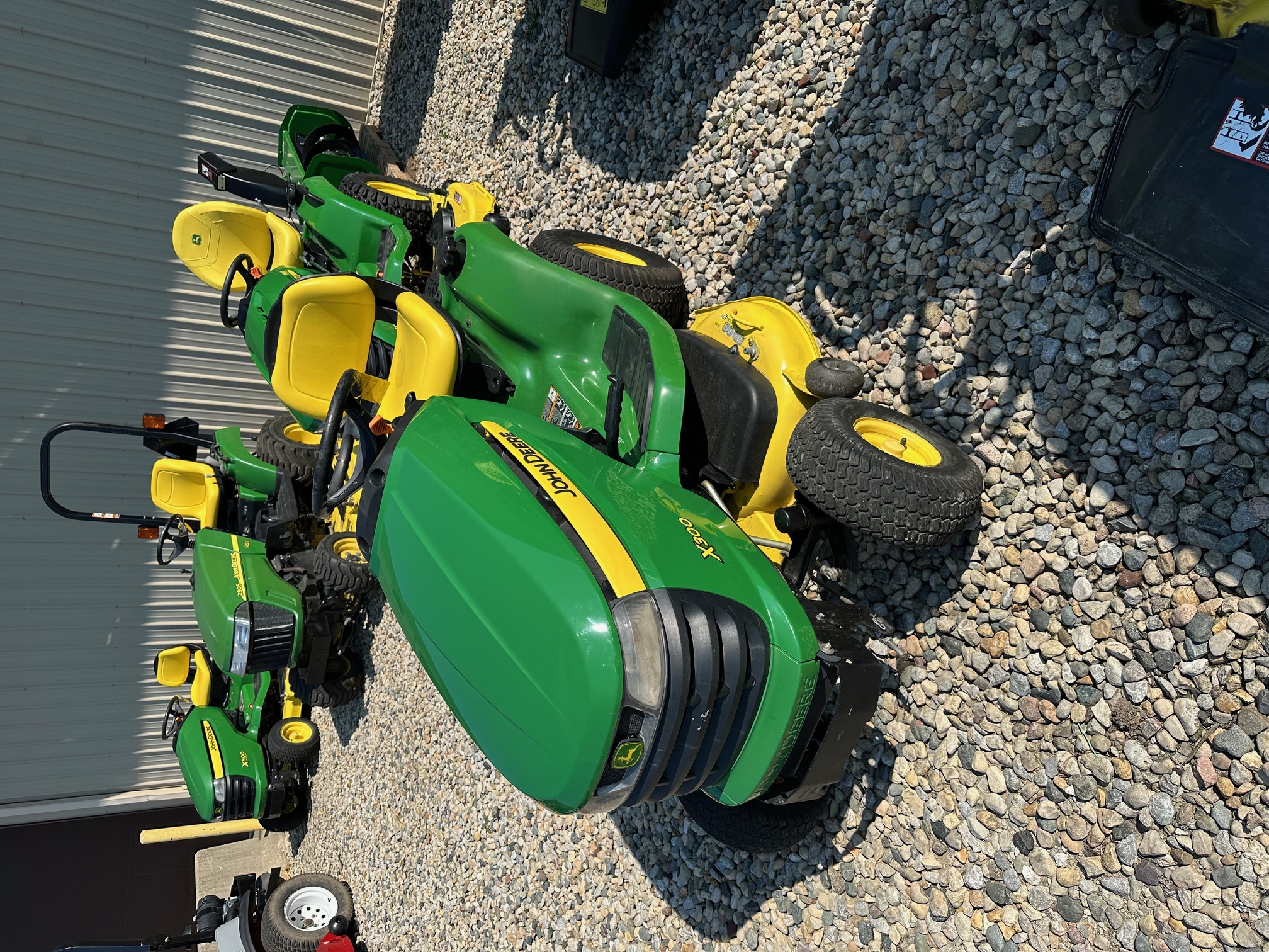 2009 John Deere Select Series™ X300 42-Inch Edge™ Mulching Deck - Photo 2