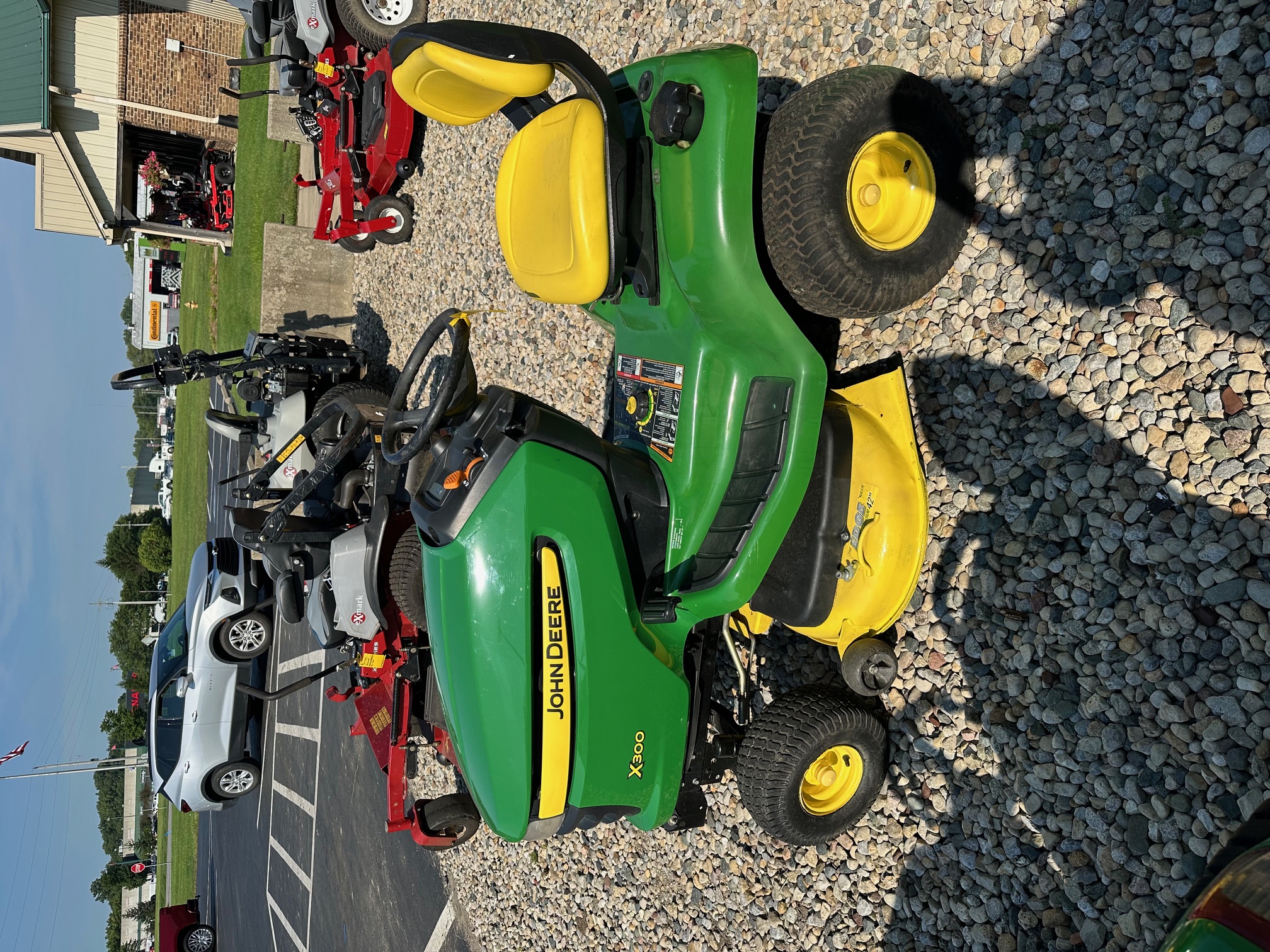 2009 John Deere Select Series™ X300 42-Inch Edge™ Mulching Deck - Photo 3